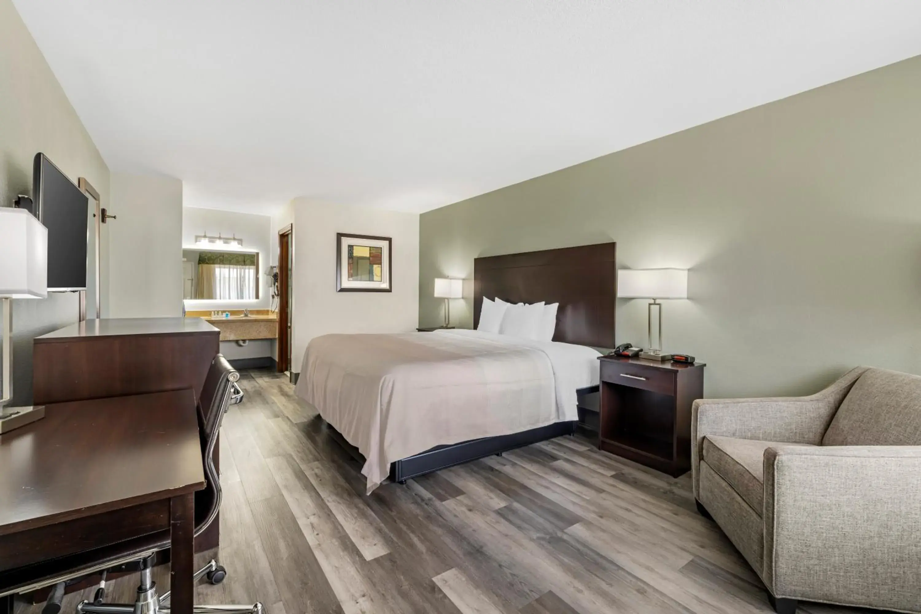 Bed in Quality Inn Siloam Springs West Bed in Quality Inn Siloam Springs West