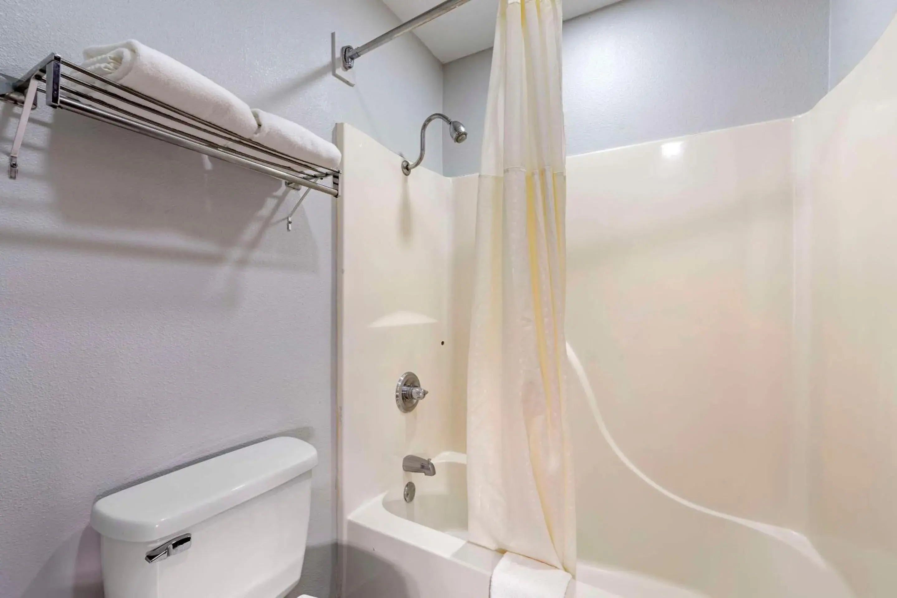 Bedroom in Quality Inn Siloam Springs West Bedroom in Quality Inn Siloam Springs West