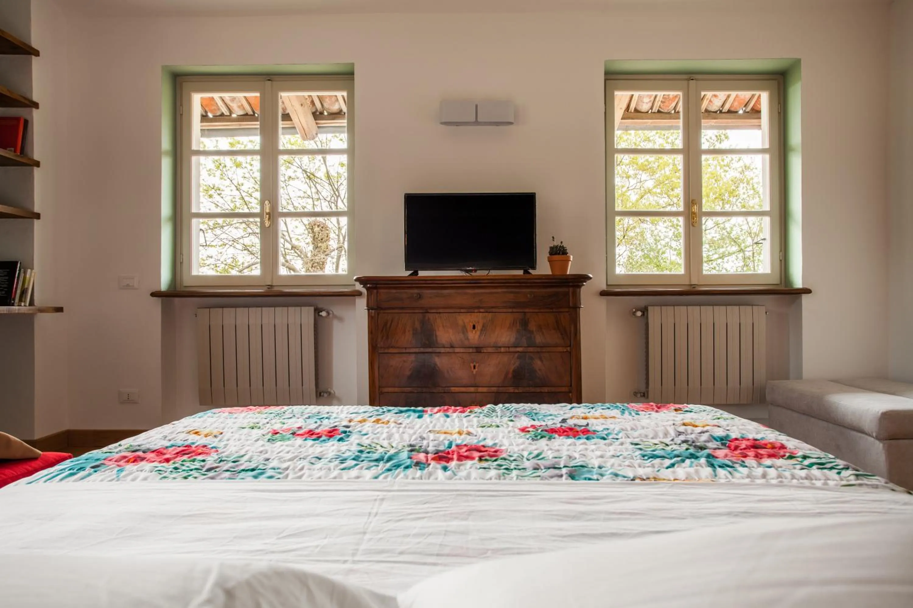 Photo of the whole room in AMERICA NEI BOSCHI B&B