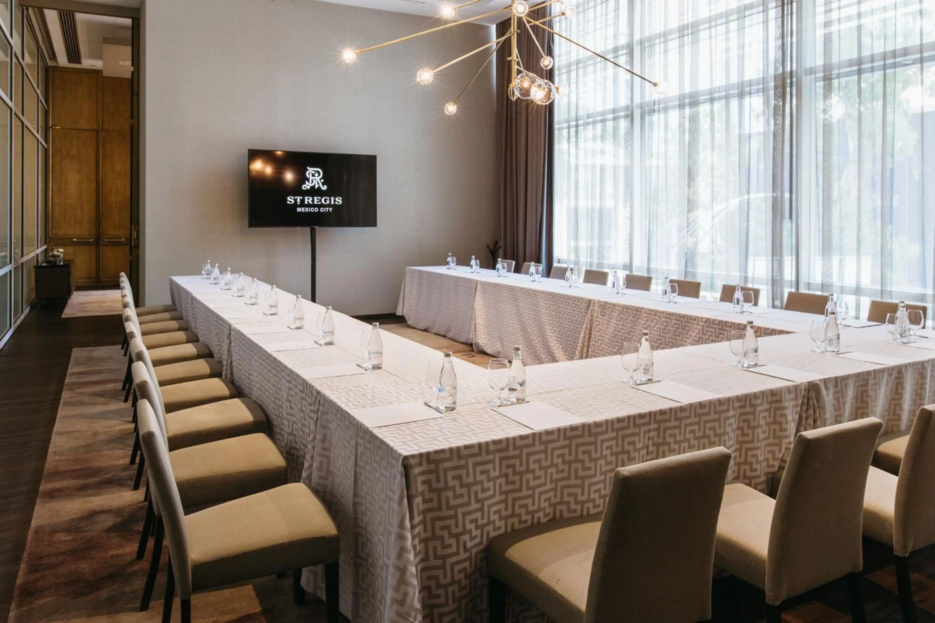 Meeting/conference room in The St. Regis Mexico City