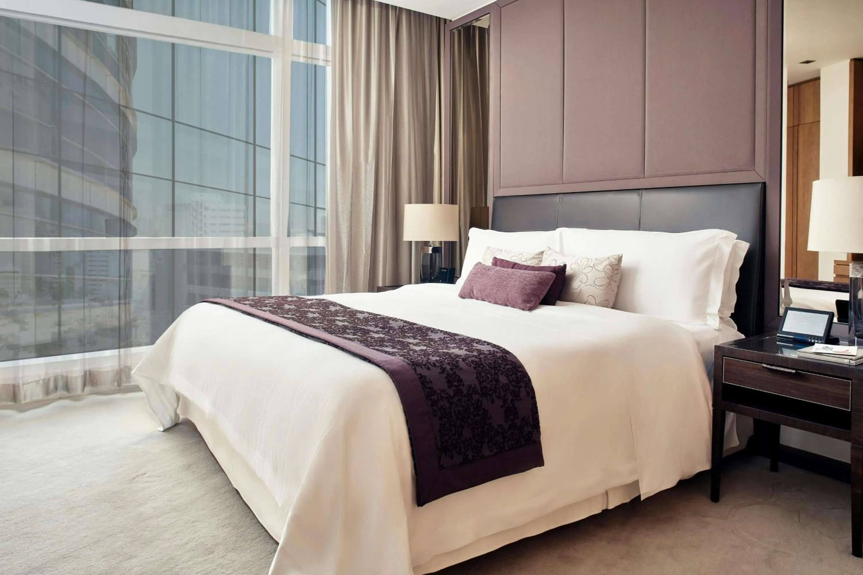 Photo of the whole room, Bed in The St. Regis Mexico City