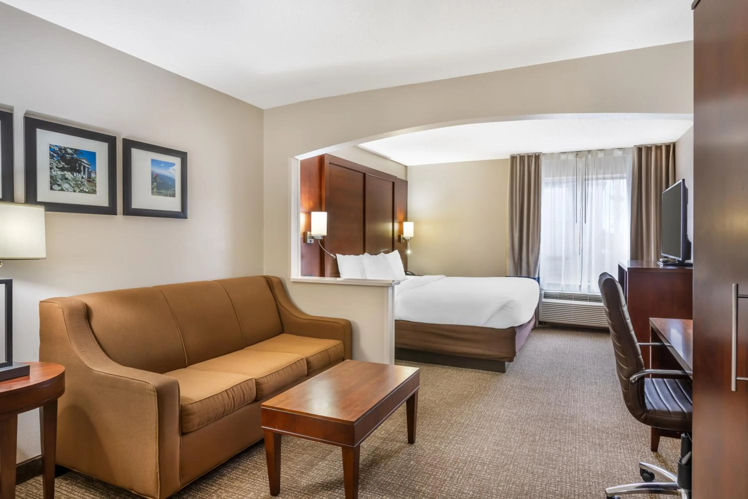 Bed in Comfort Inn & Suites Conway