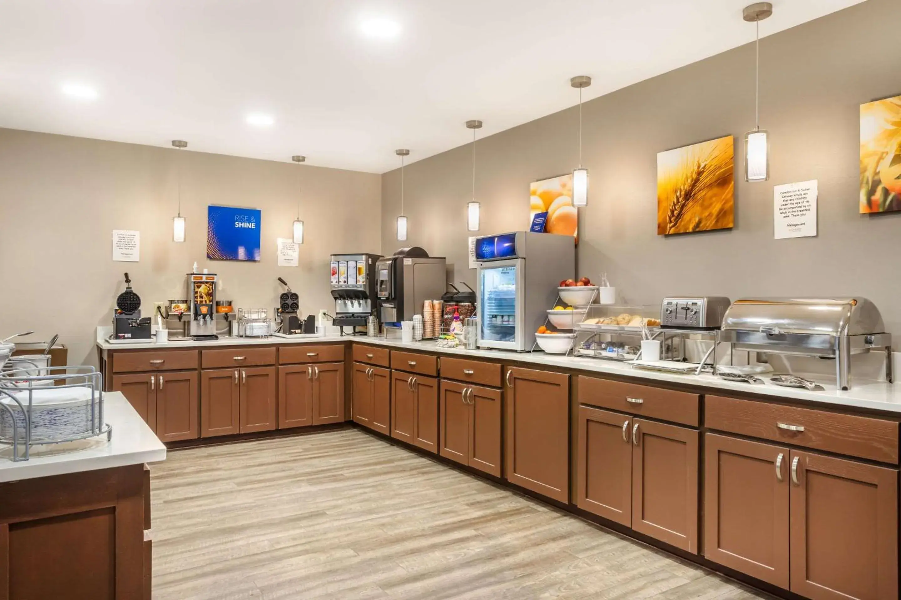 Breakfast in Comfort Inn & Suites Conway Breakfast in Comfort Inn & Suites Conway