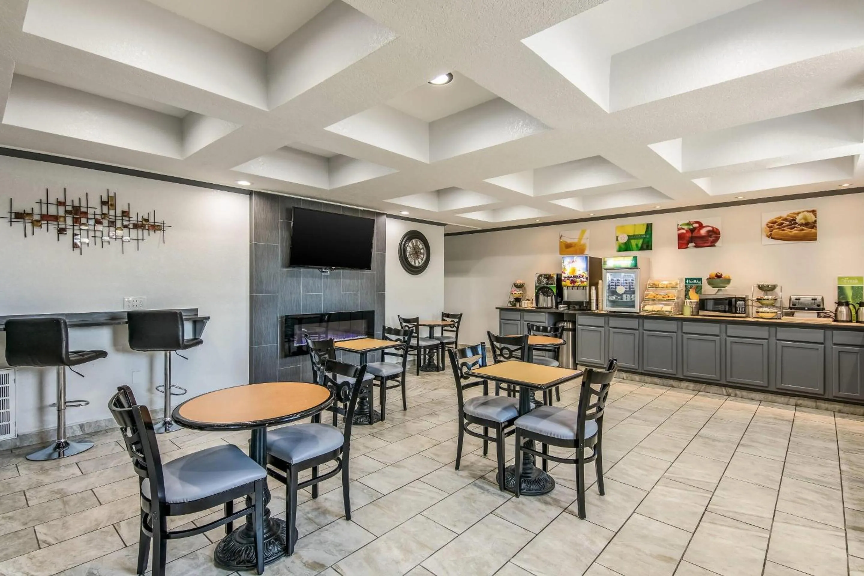 Breakfast in Quality Suites Maumelle - Little Rock Northwest