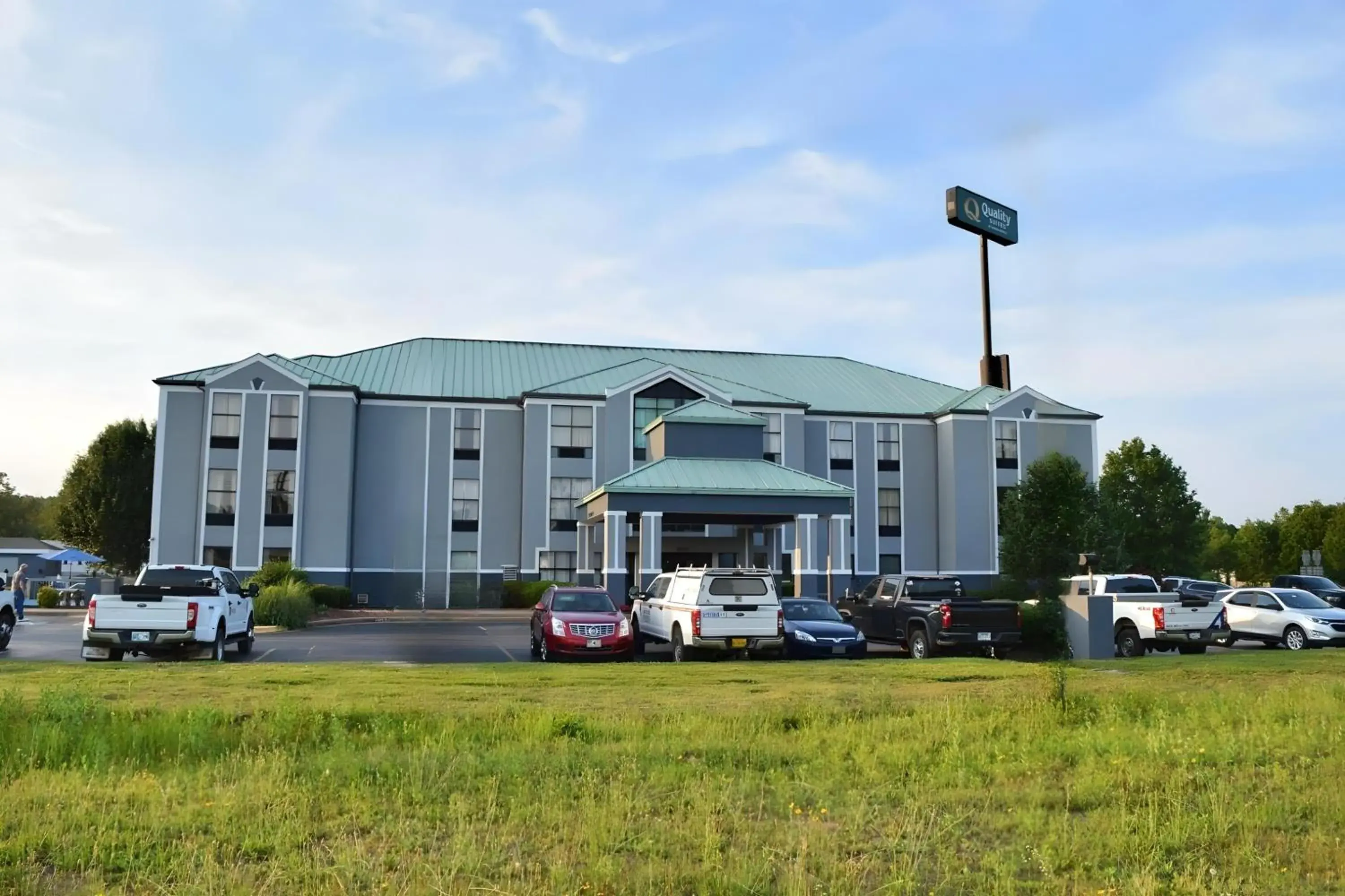 Property building in Quality Suites Maumelle - Little Rock NW Property building in Quality Suites Maumelle - Little Rock NW