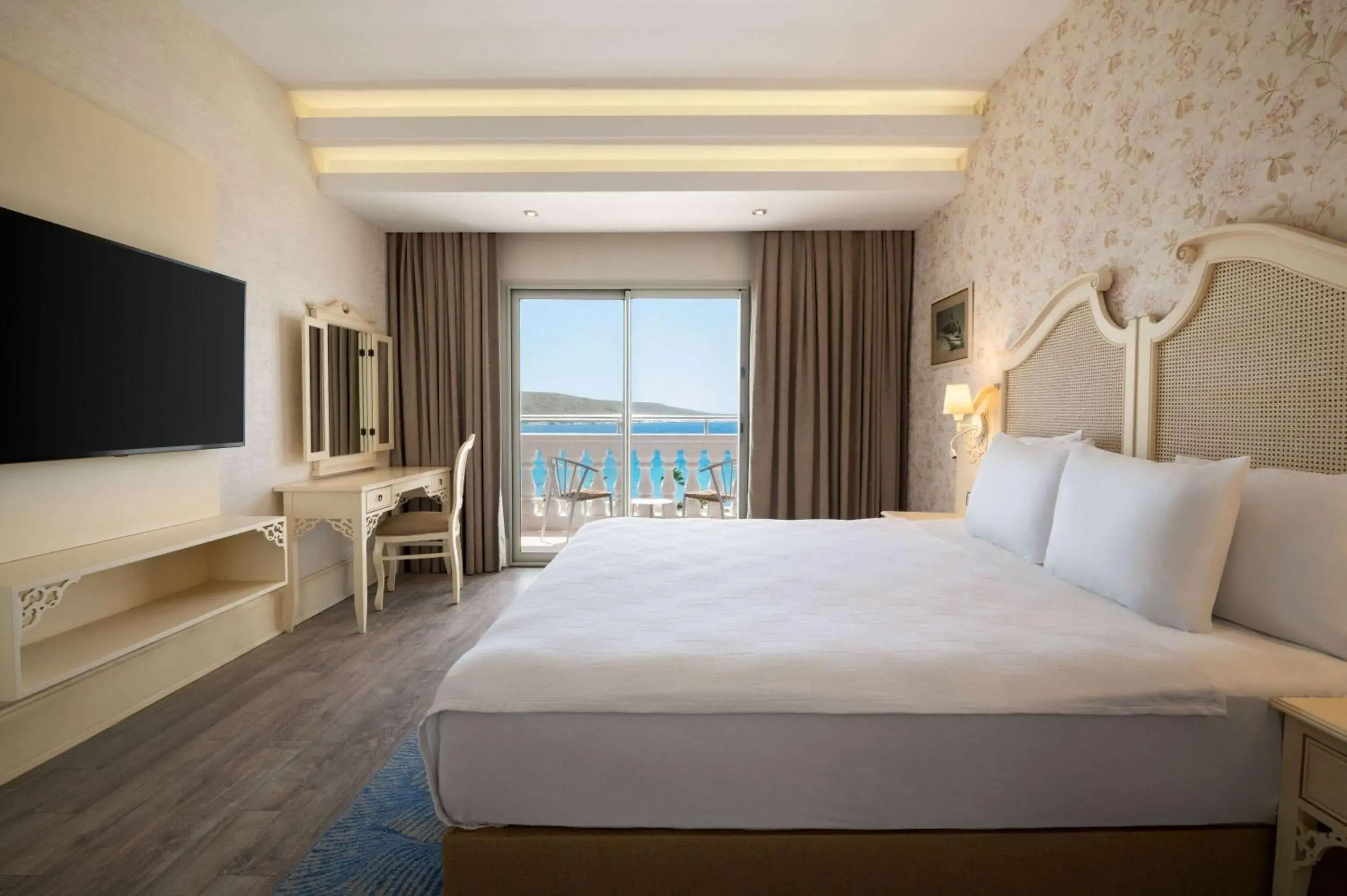Junior King Suite with Sea View in Dolce by Wyndham Cesme Alacati Junior King Suite with Sea View in Dolce by Wyndham Cesme Alacati