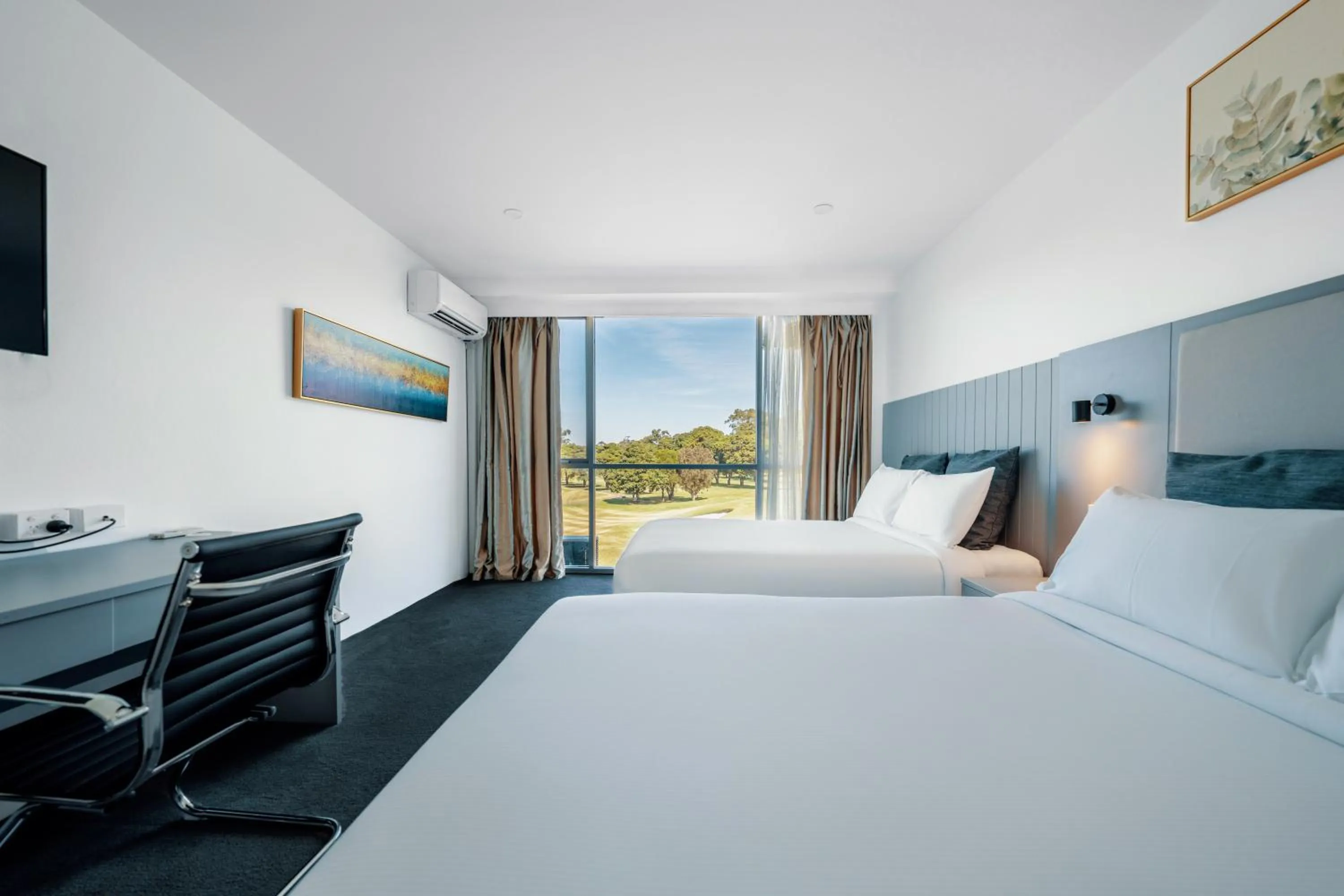 Bed in The Select Inn Ryde