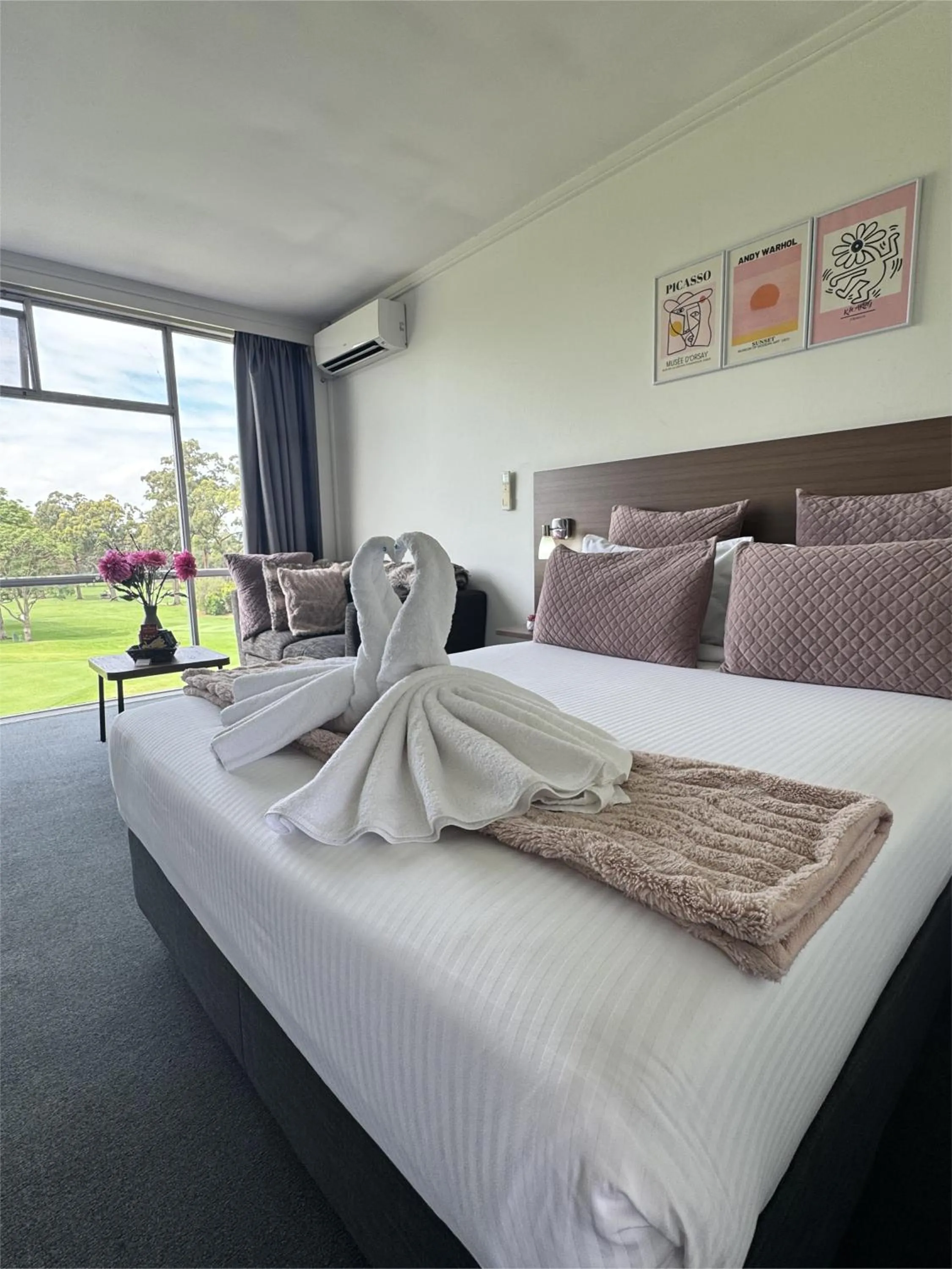 Bed in The Select Inn Ryde