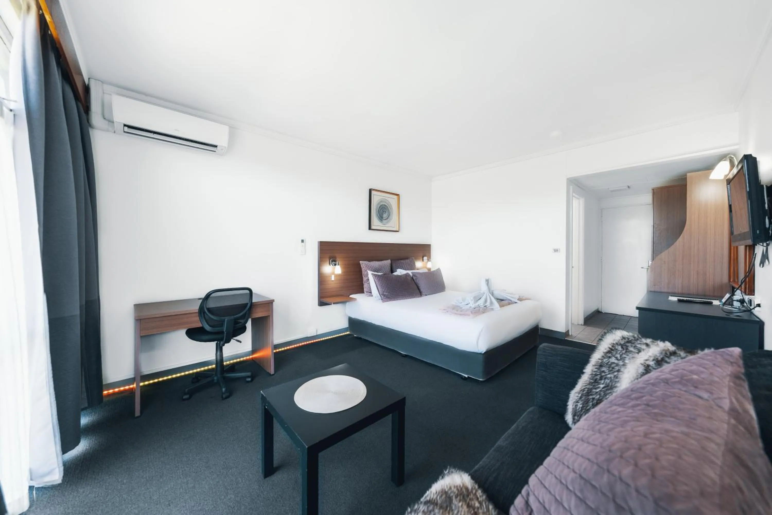 Bed in The Select Inn Ryde