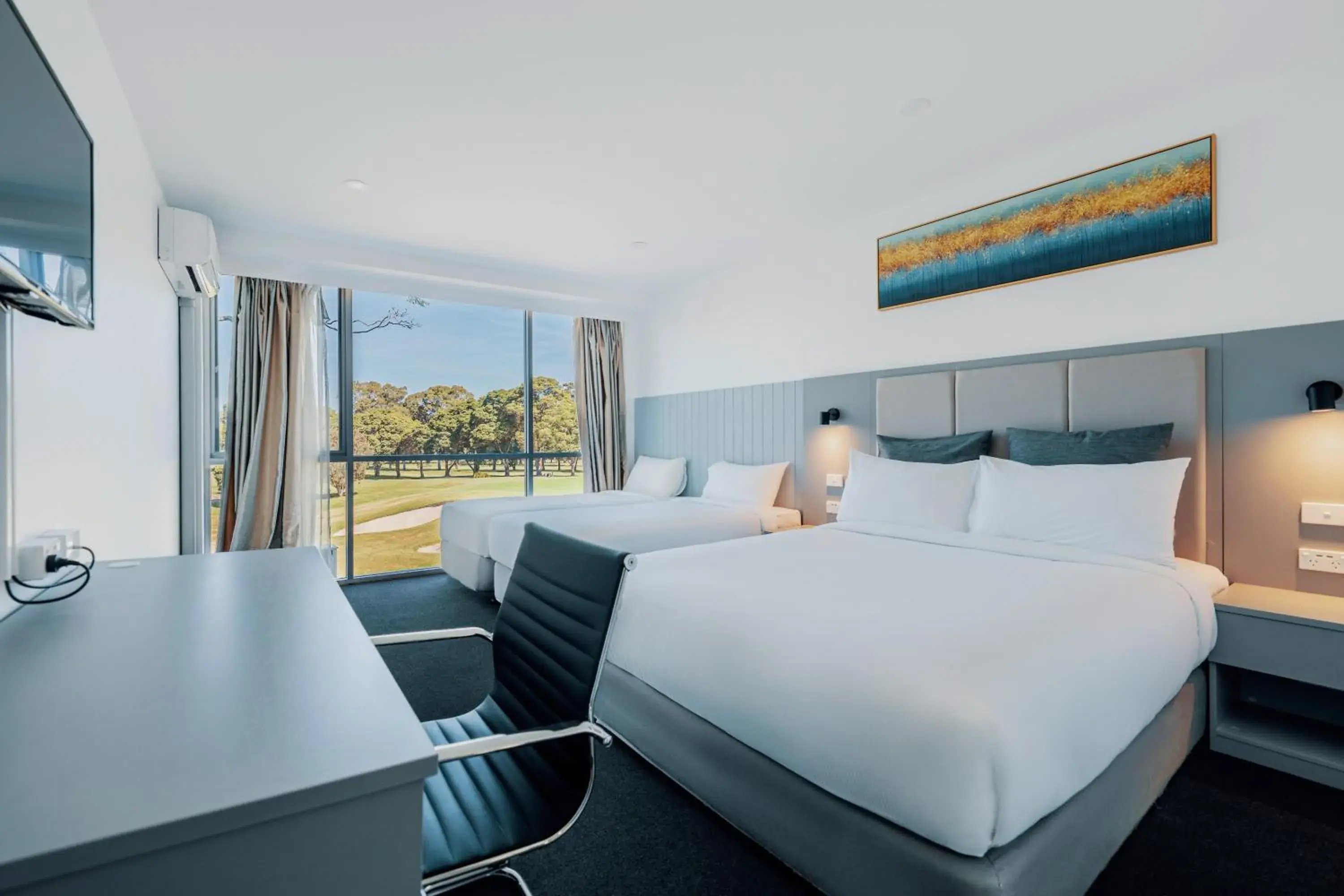 Deluxe Family Room in The Select Inn Ryde Deluxe Family Room in The Select Inn Ryde