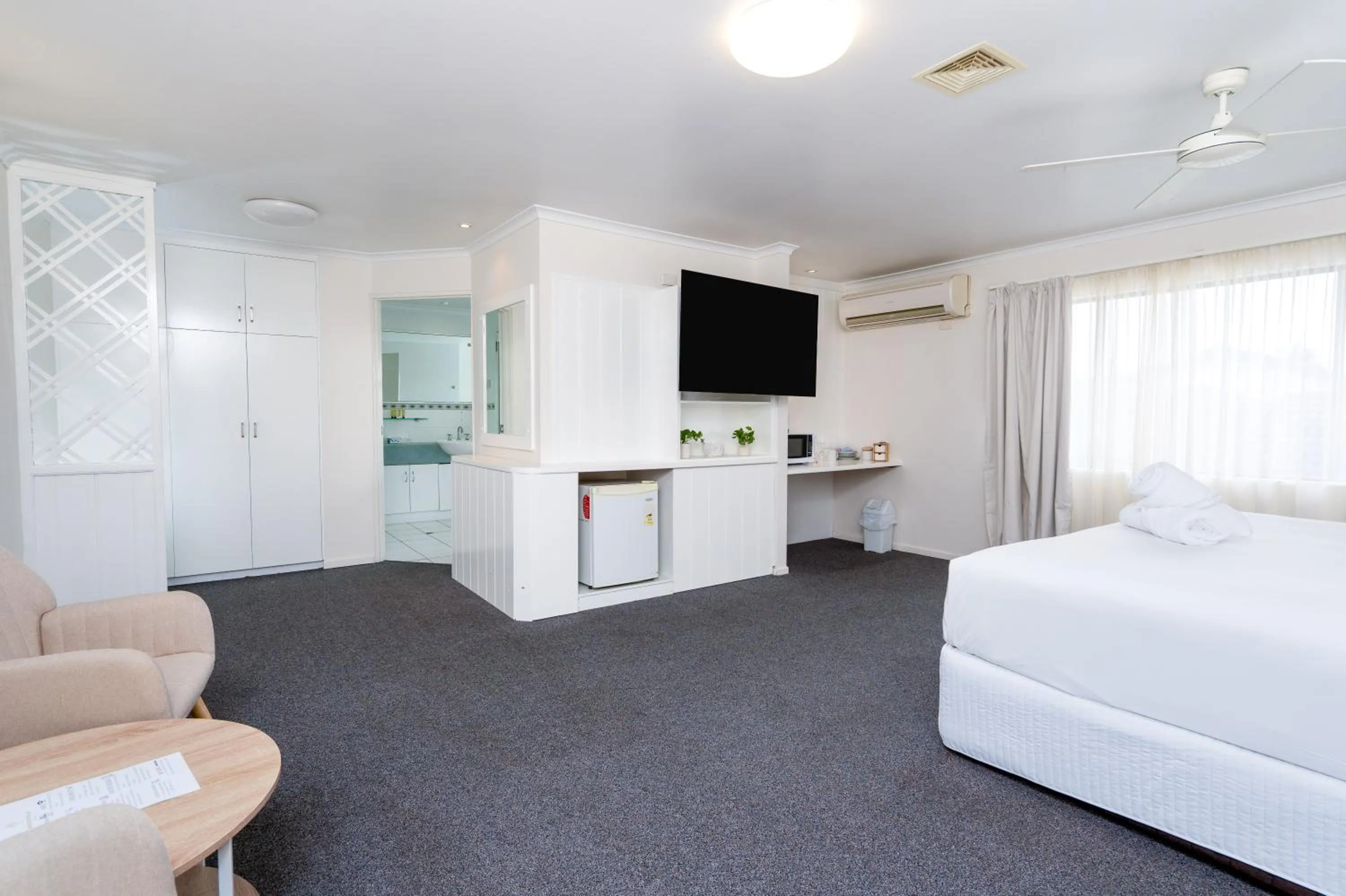 Living room, Bed in The Marco Polo