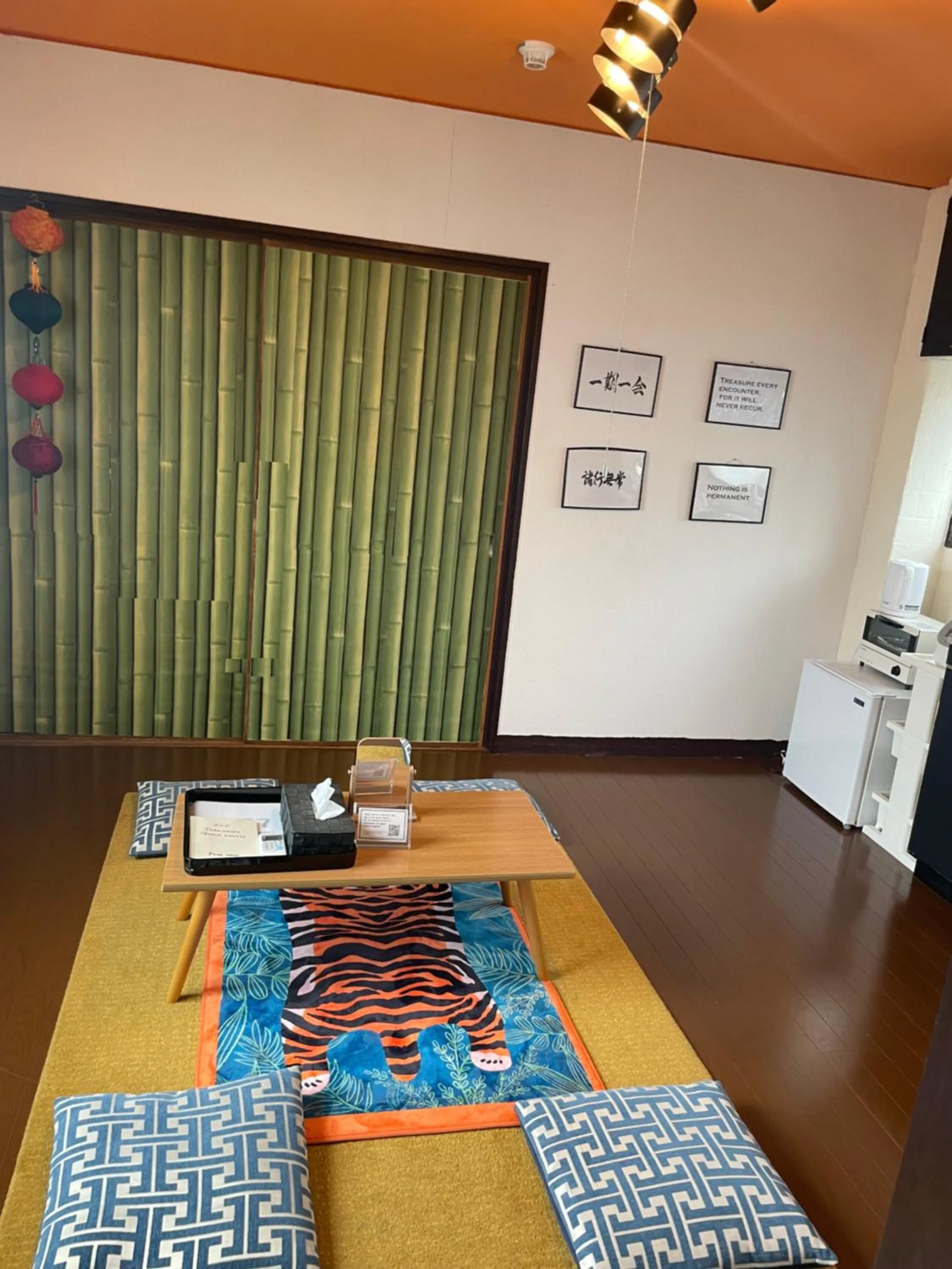 Living room, Bed in 777 Takamatsu Guest House
