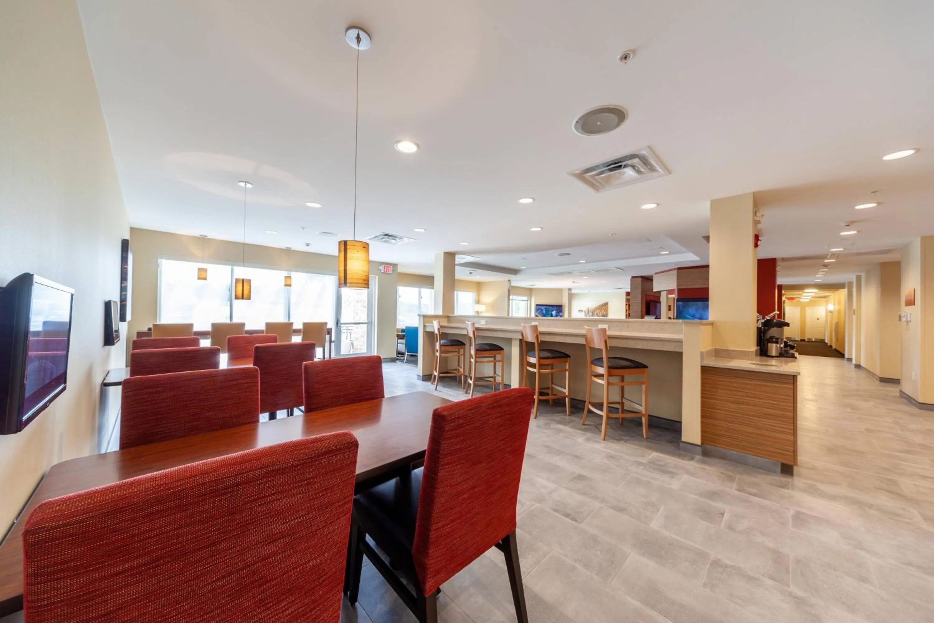 Restaurant/places to eat in TownePlace Suites by Marriott Front Royal