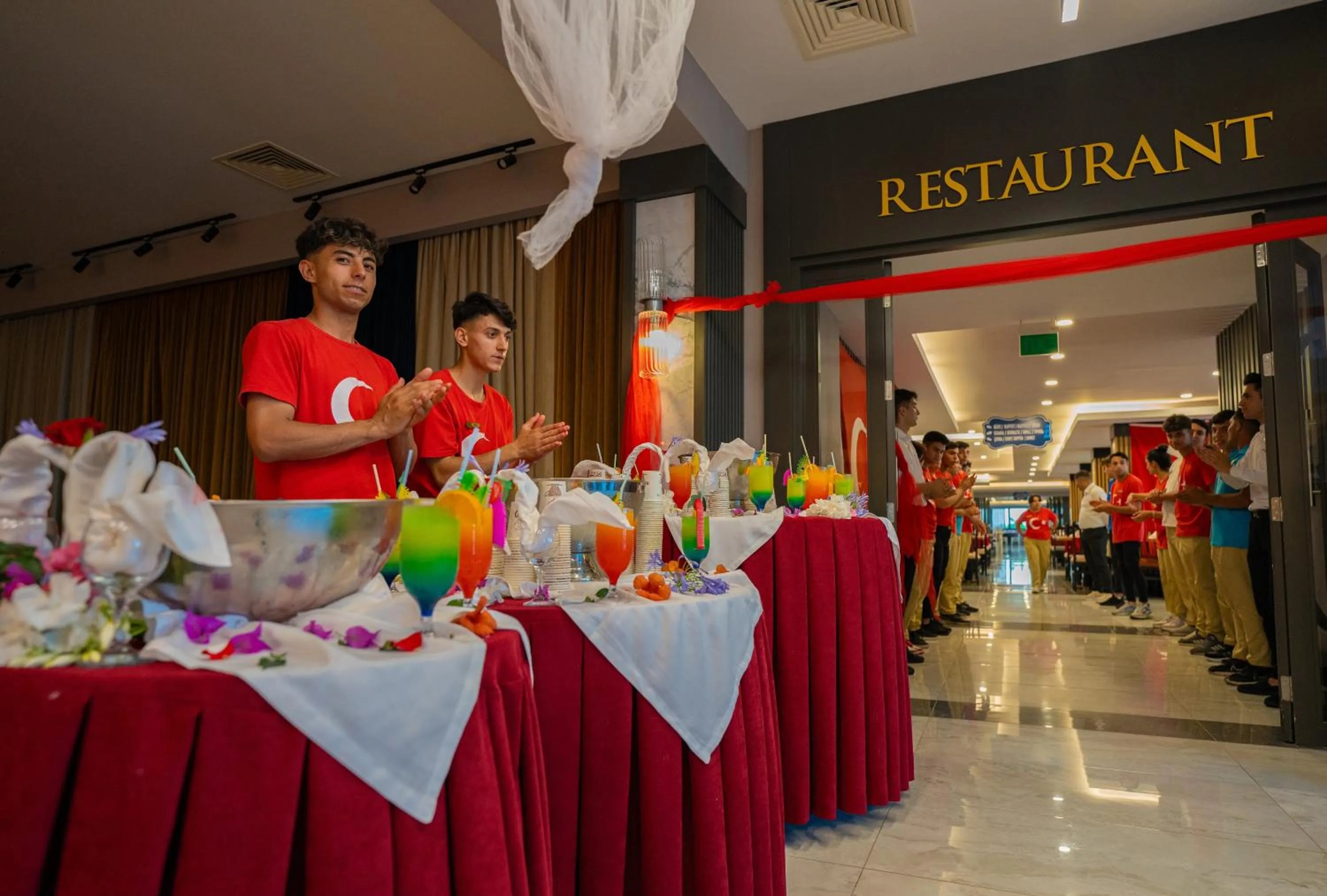 Restaurant/places to eat in Master Family Club