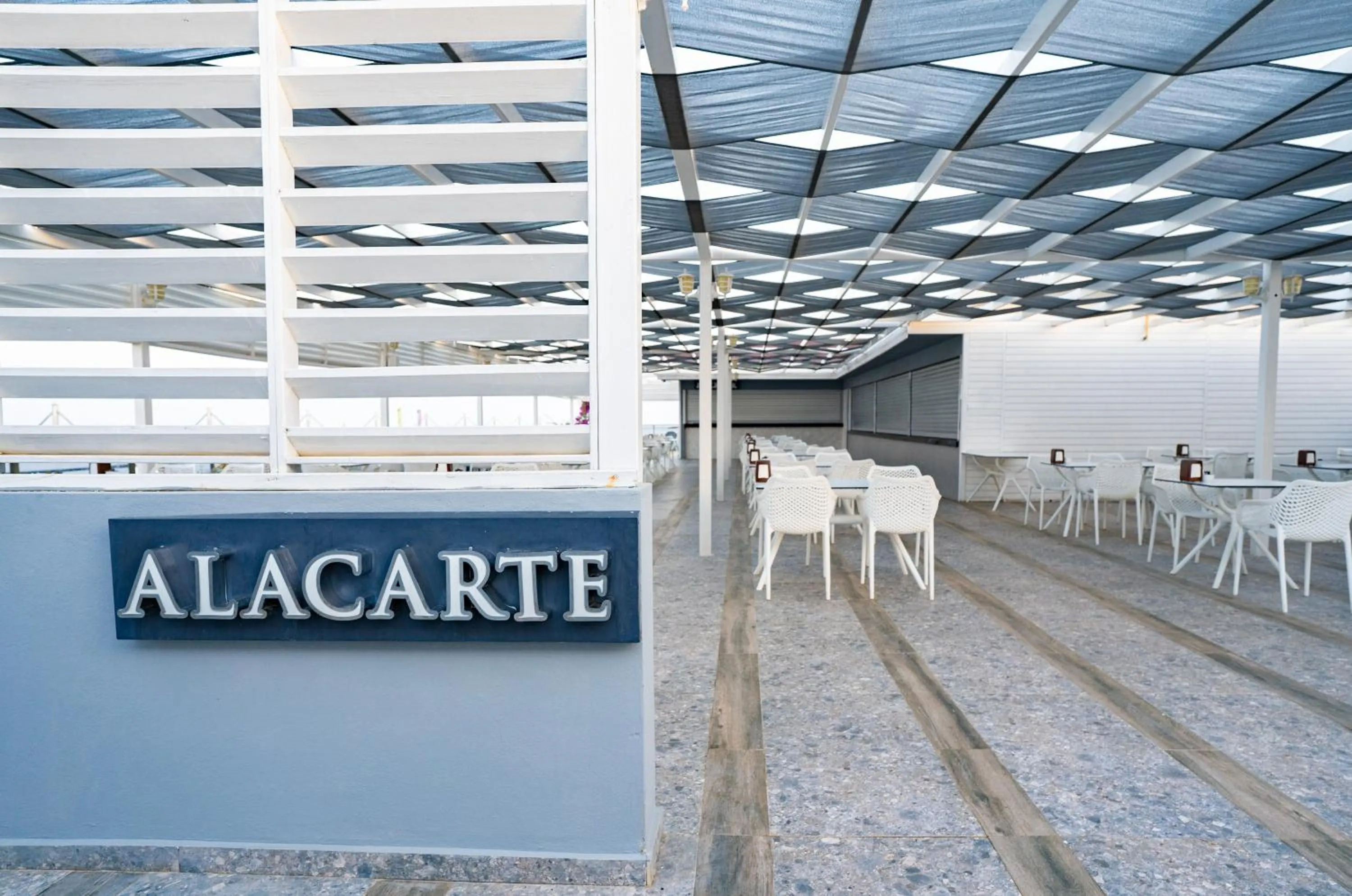 Restaurant/places to eat in Master Family Club