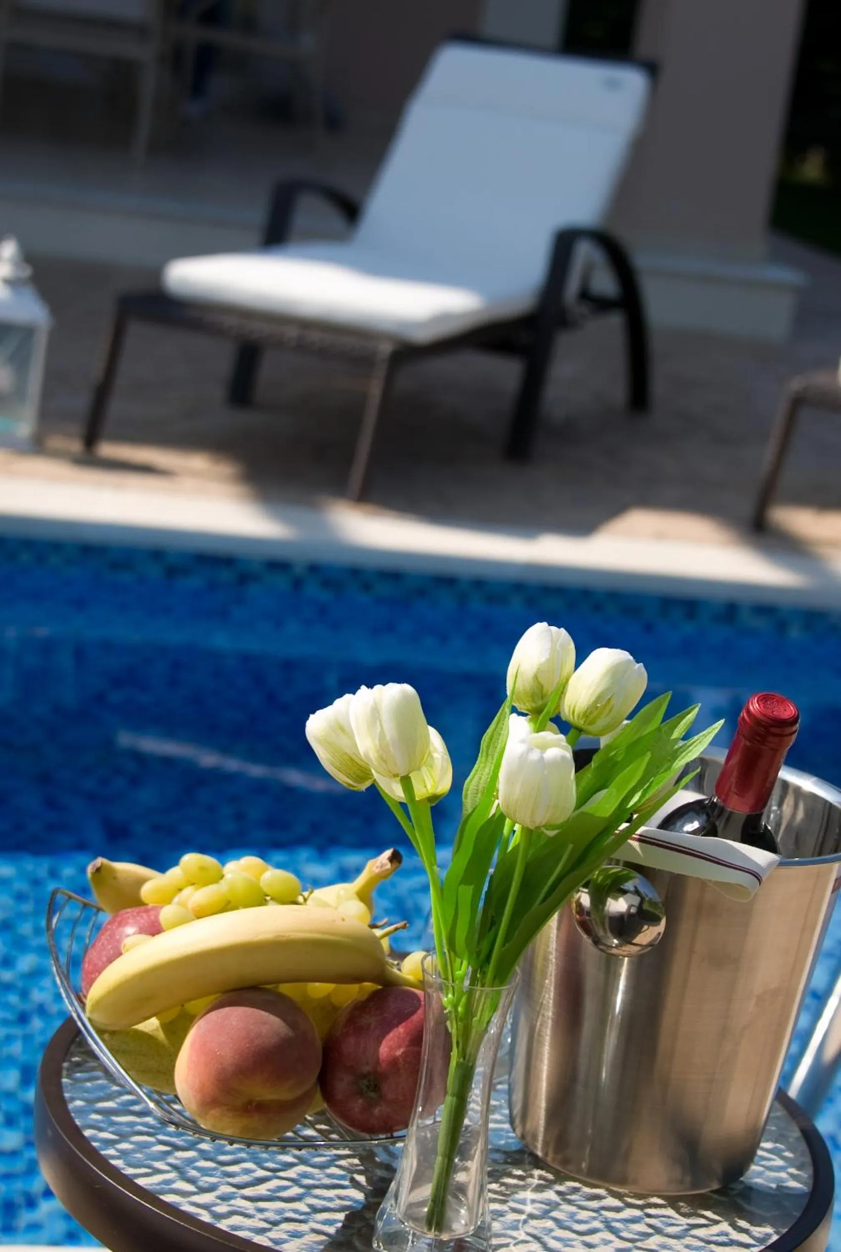 Food and drinks in Mamfredas Luxury Resort