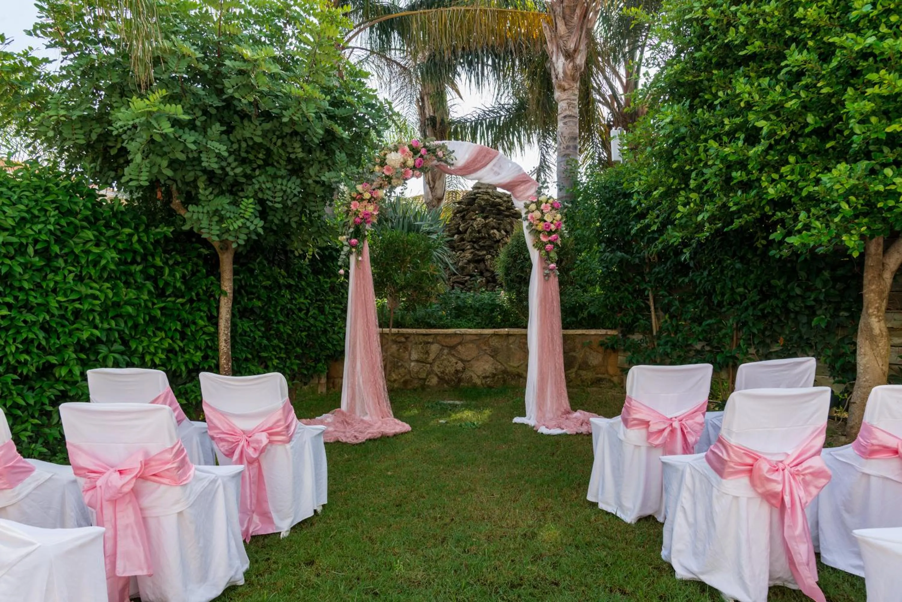 Garden in Mamfredas Luxury Resort