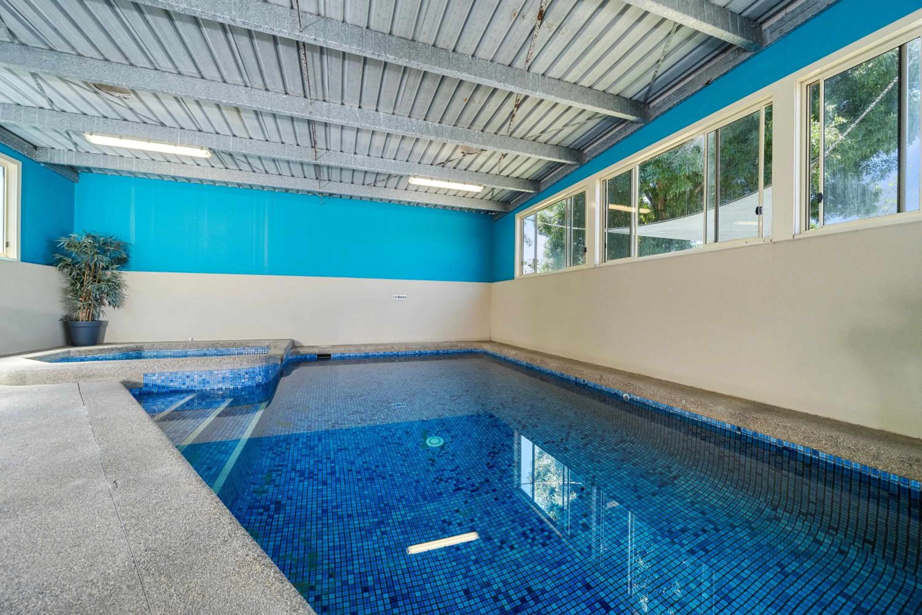 Pool view in Comfort Inn Benalla