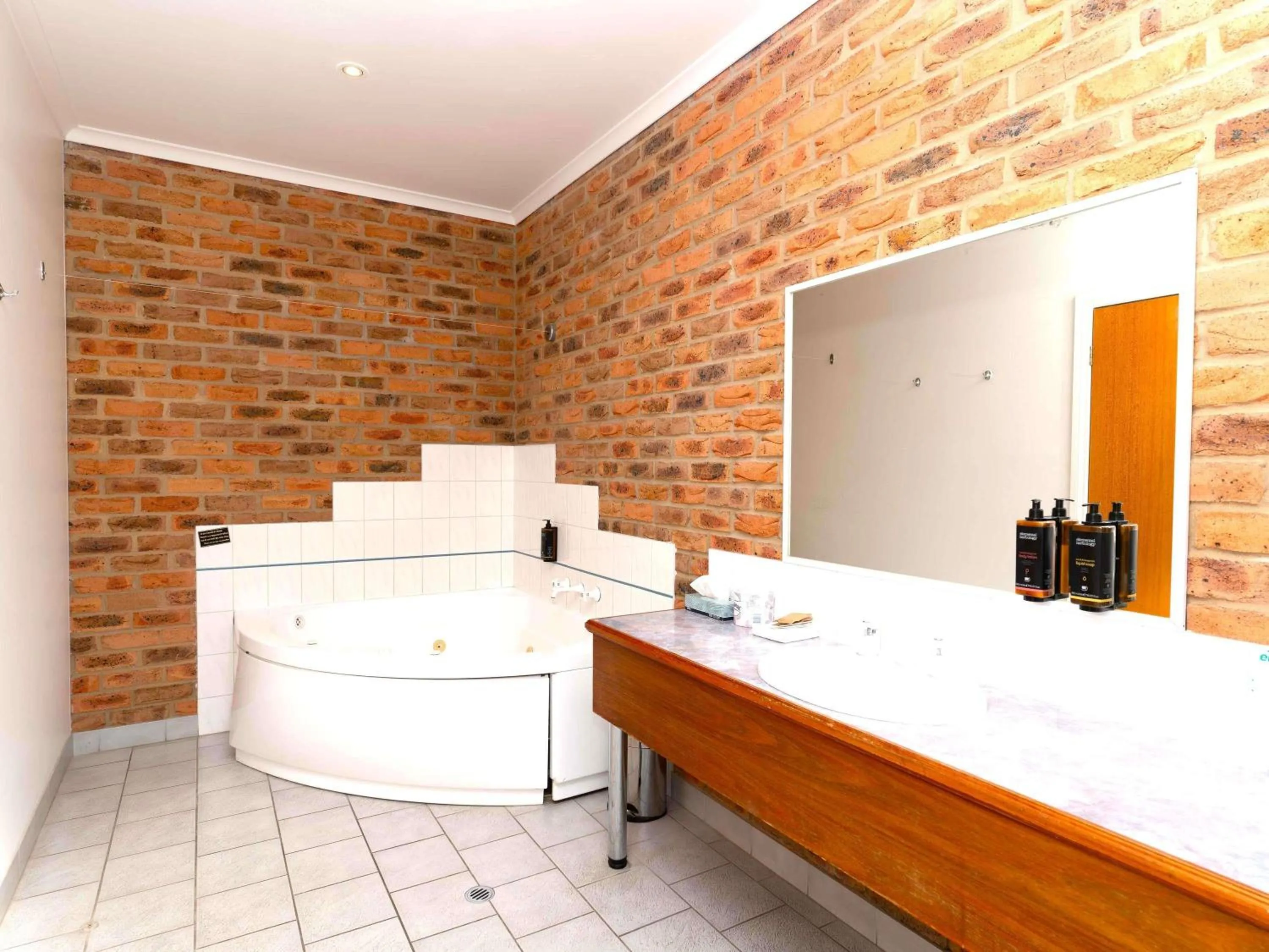 Bedroom in Mercure Port of Echuca