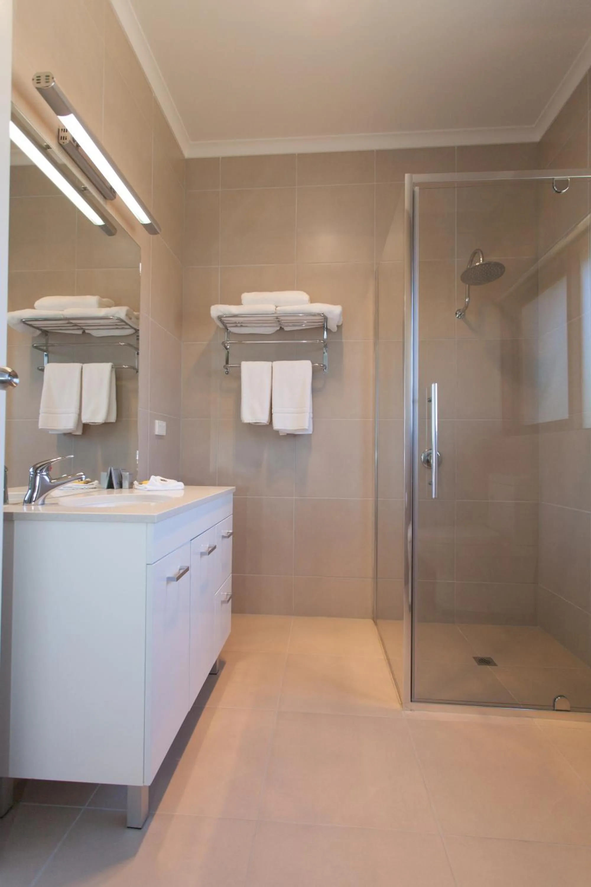 Bathroom in Mercure Port of Echuca