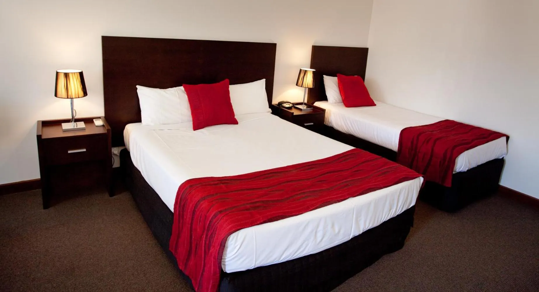Bedroom, Bed in Mercure Port of Echuca