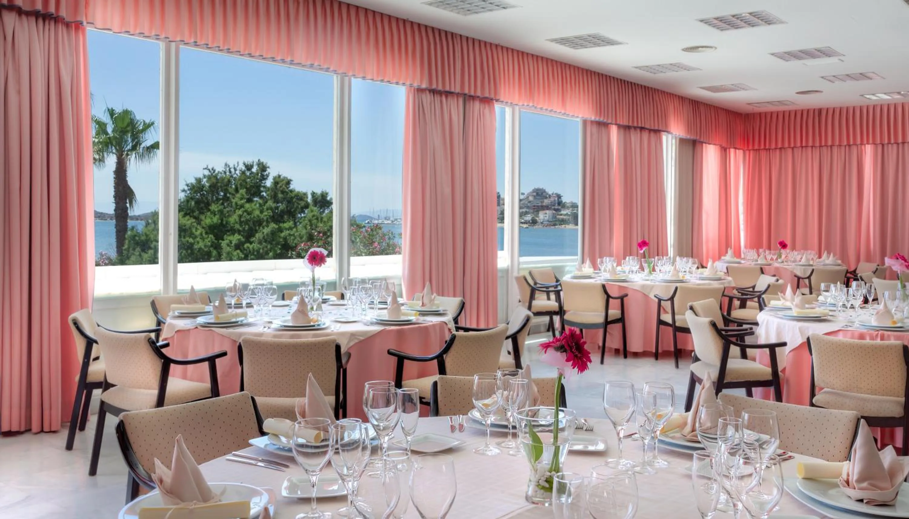 Day in Hotel Izán Cavanna