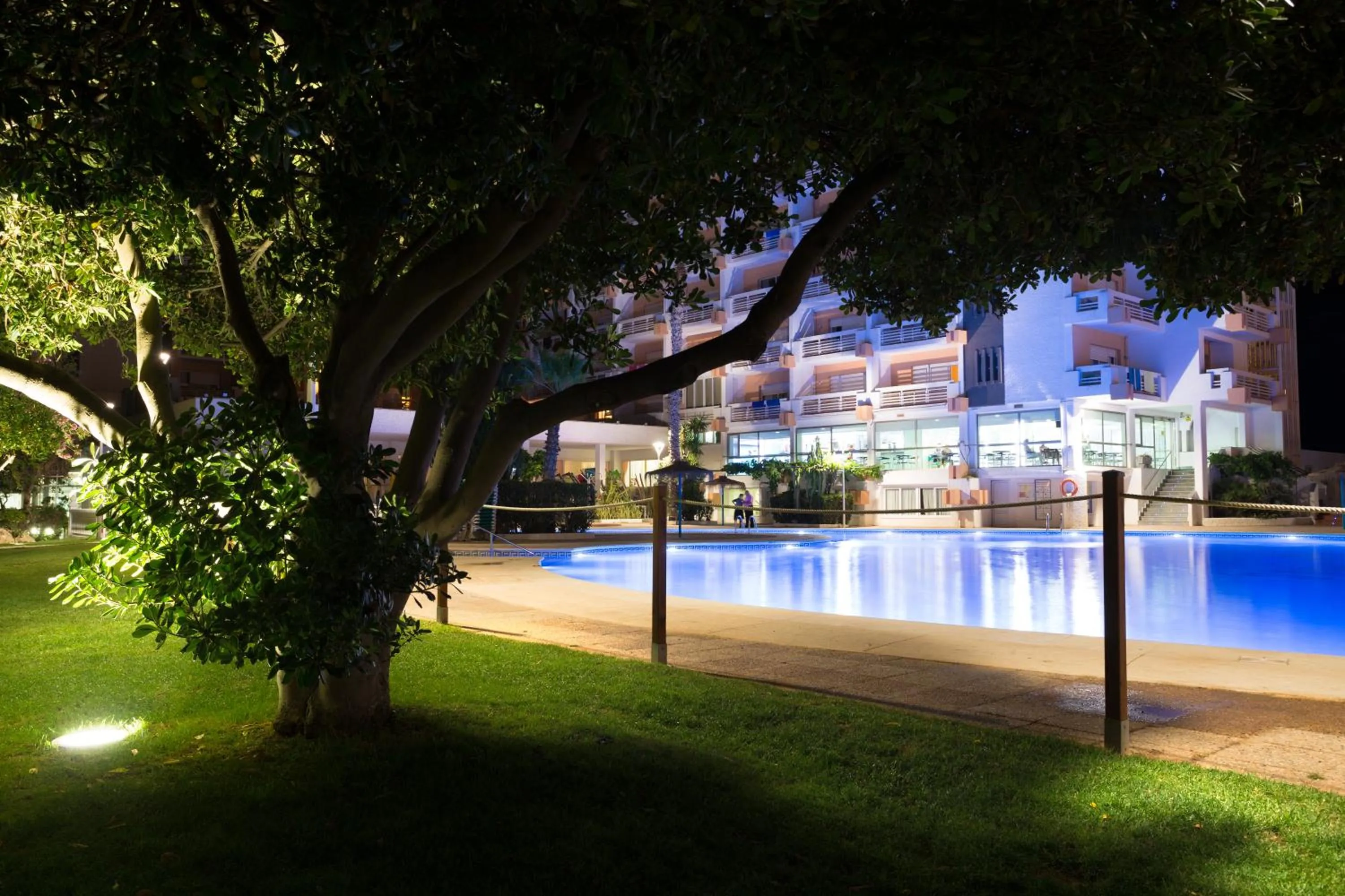 Night in Hotel Izán Cavanna