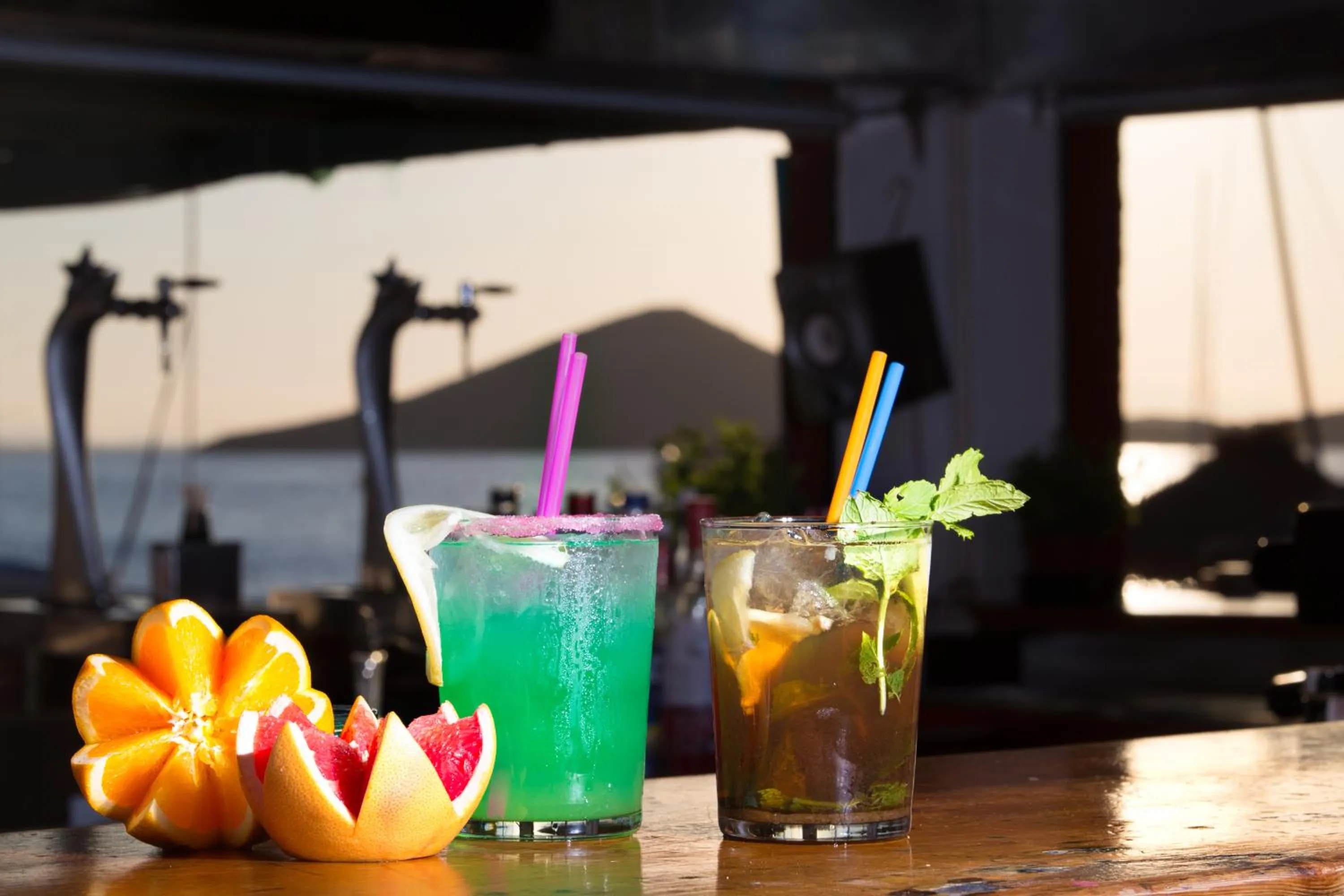 Lounge or bar in Hotel Izán Cavanna