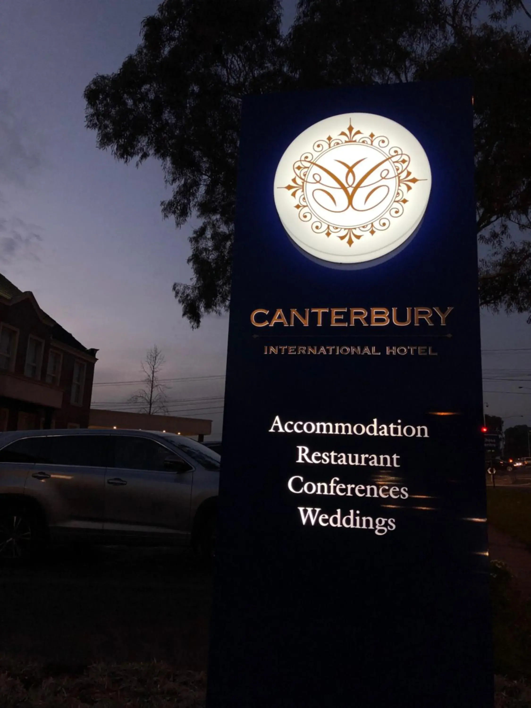 Property building in Canterbury International Hotel Property building in Canterbury International Hotel