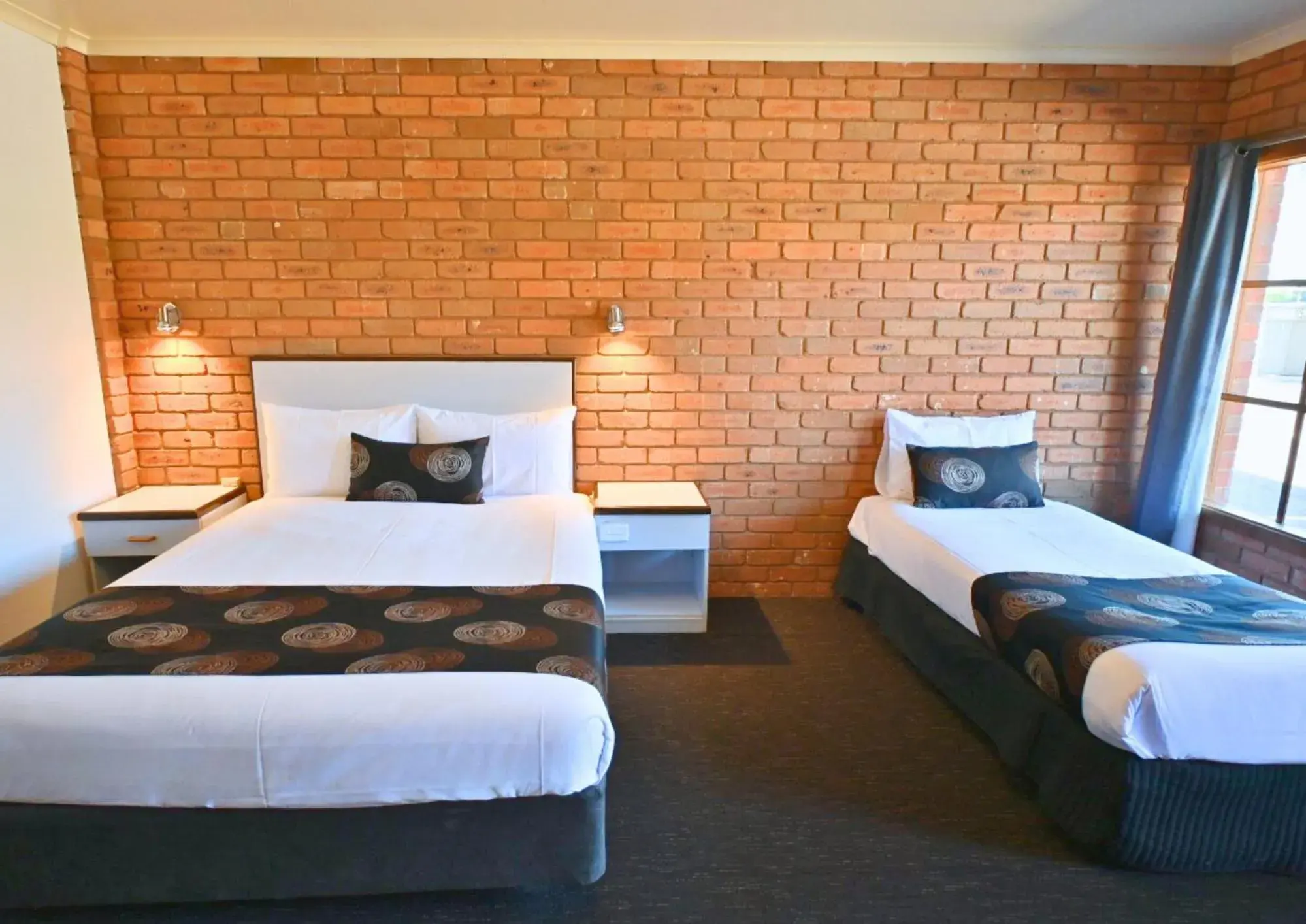 Twin Room in Peppermill Inn Motel Twin Room in Peppermill Inn Motel