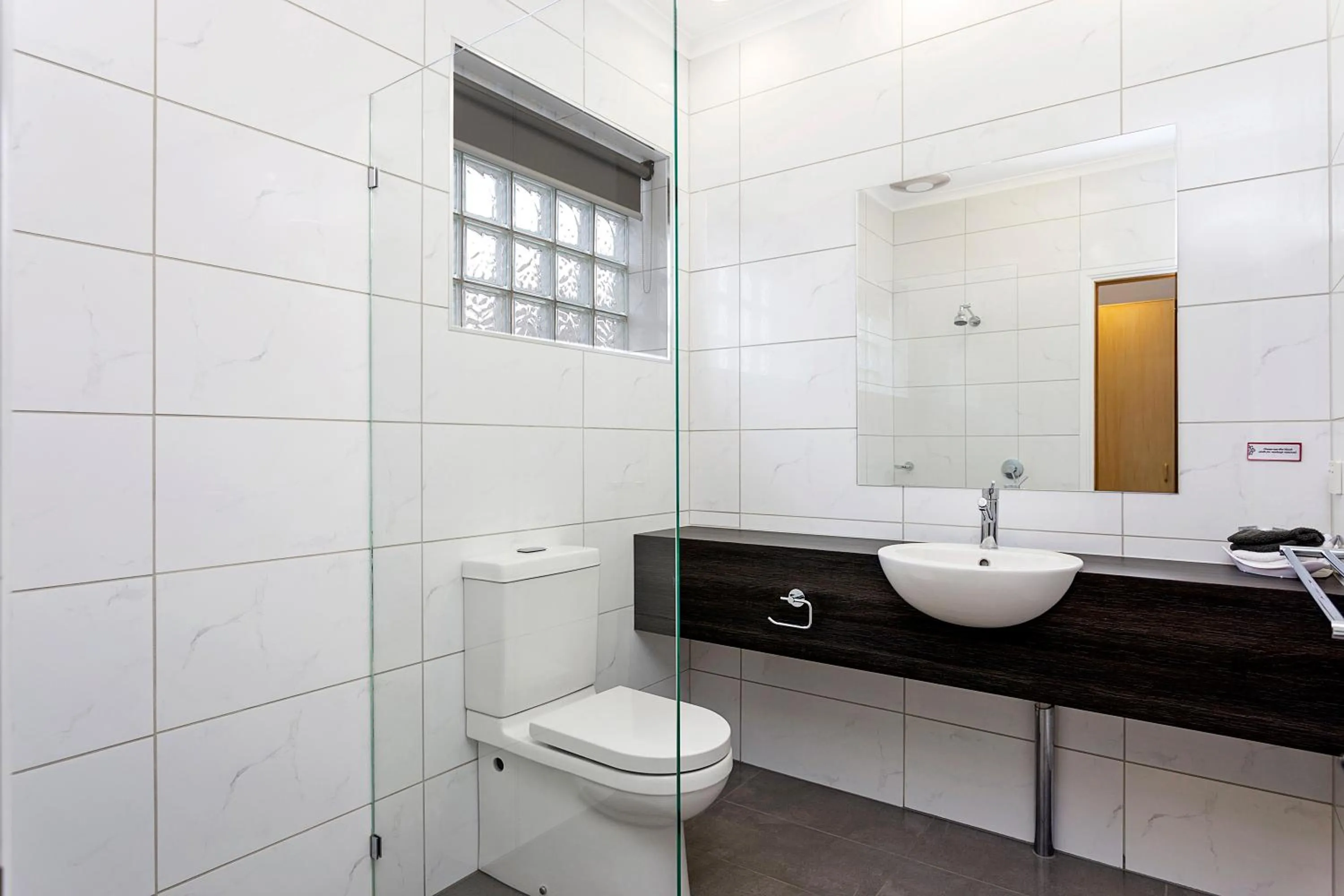 Toilet in Comfort Inn Lady Augusta