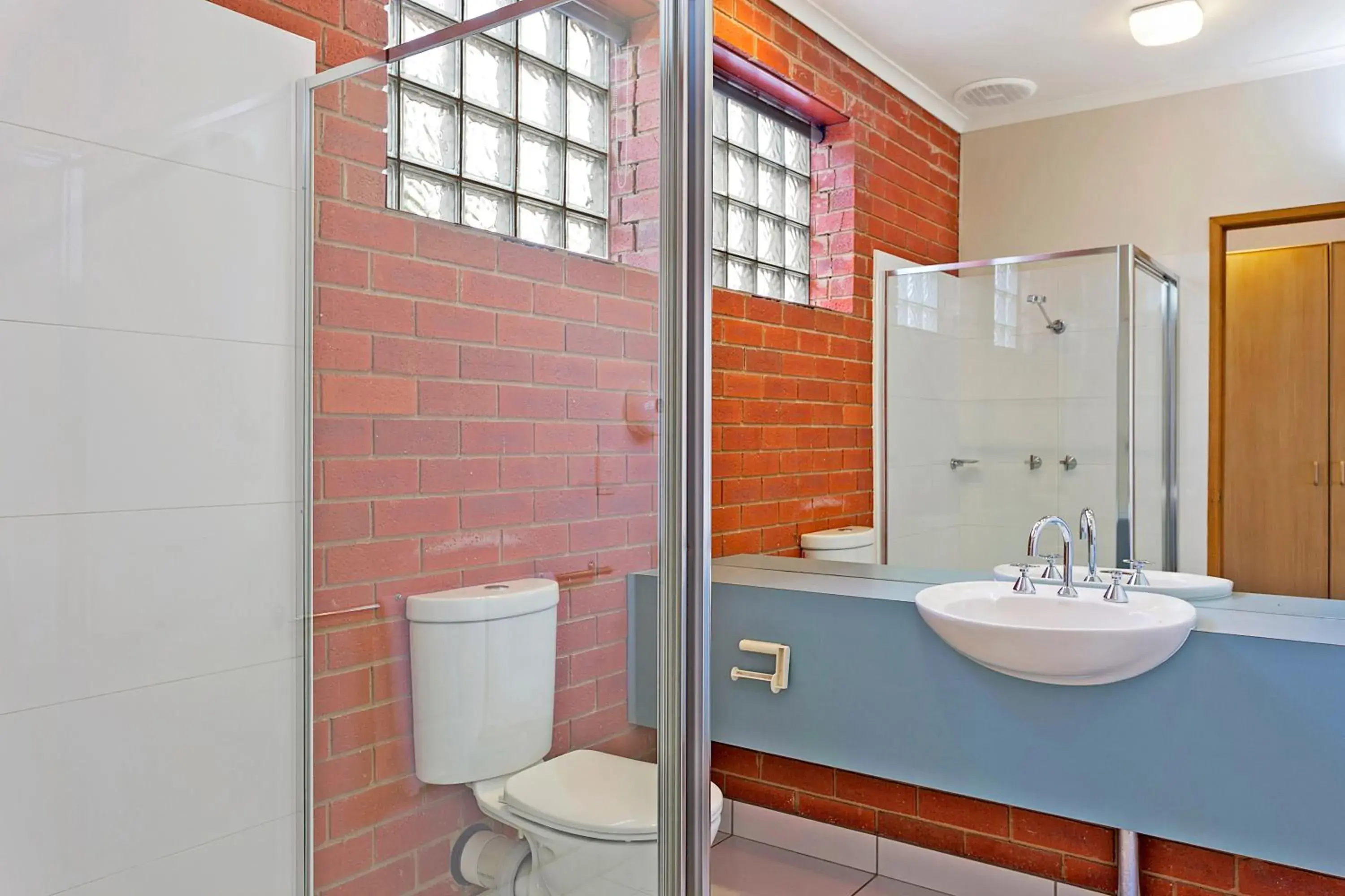 Restaurant/places to eat in Comfort Inn Lady Augusta Restaurant/places to eat in Comfort Inn Lady Augusta