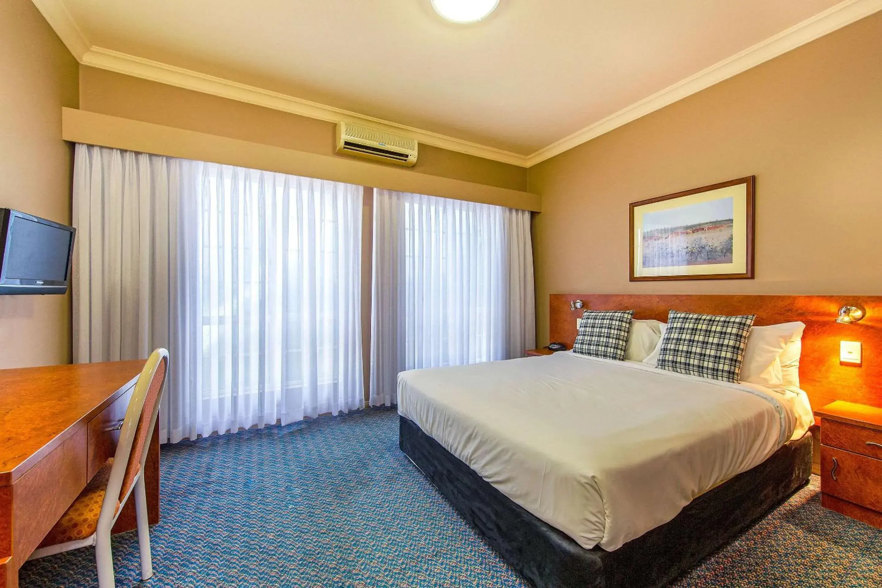 Bedroom, Bed in Quality Inn Penrith Sydney Bedroom, Bed in Quality Inn Penrith Sydney