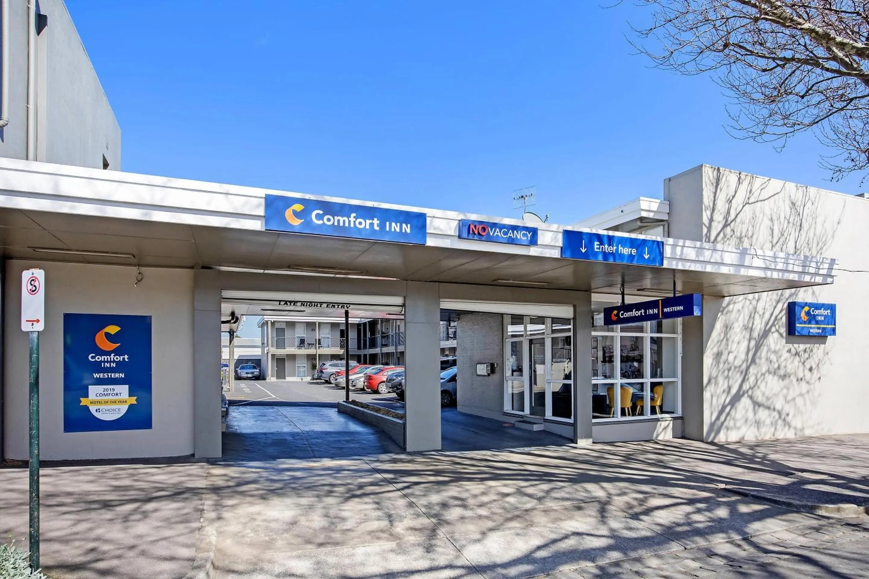 Property building in Comfort Inn Western