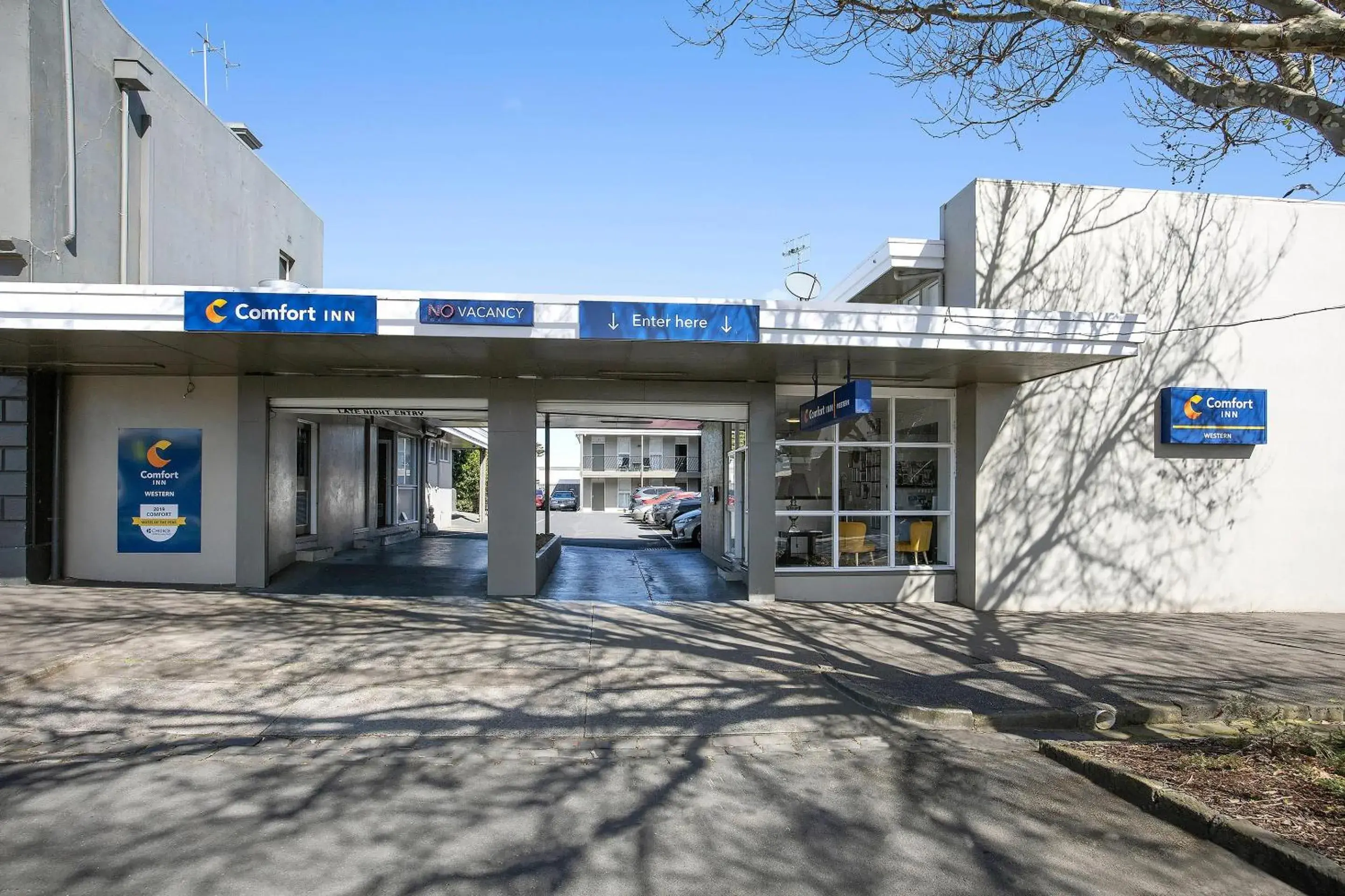 Property building in Comfort Inn Western Property building in Comfort Inn Western