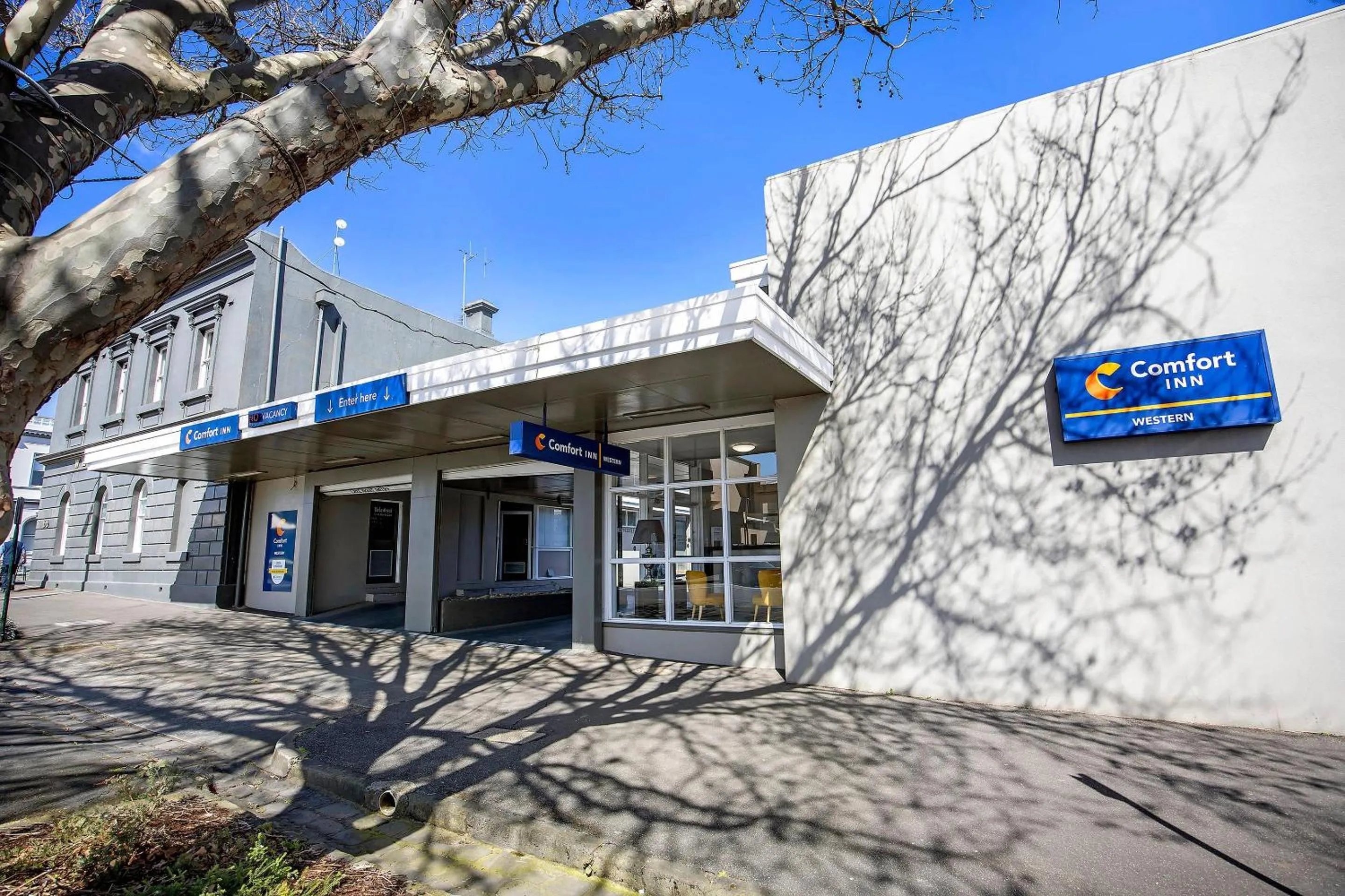 Property building in Comfort Inn Western