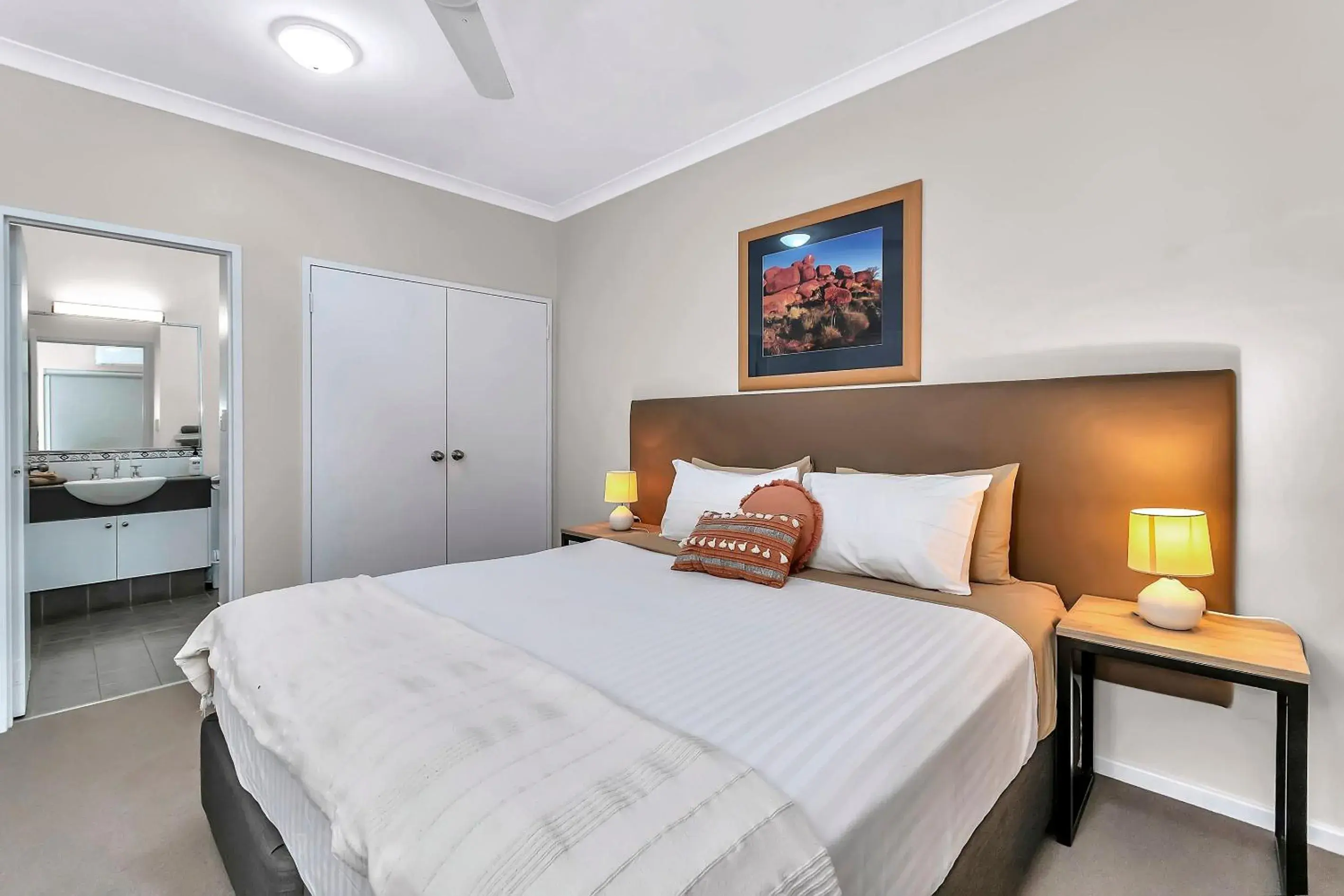 Bedroom, Bed in Comfort Inn & Suites Karratha Bedroom, Bed in Comfort Inn & Suites Karratha