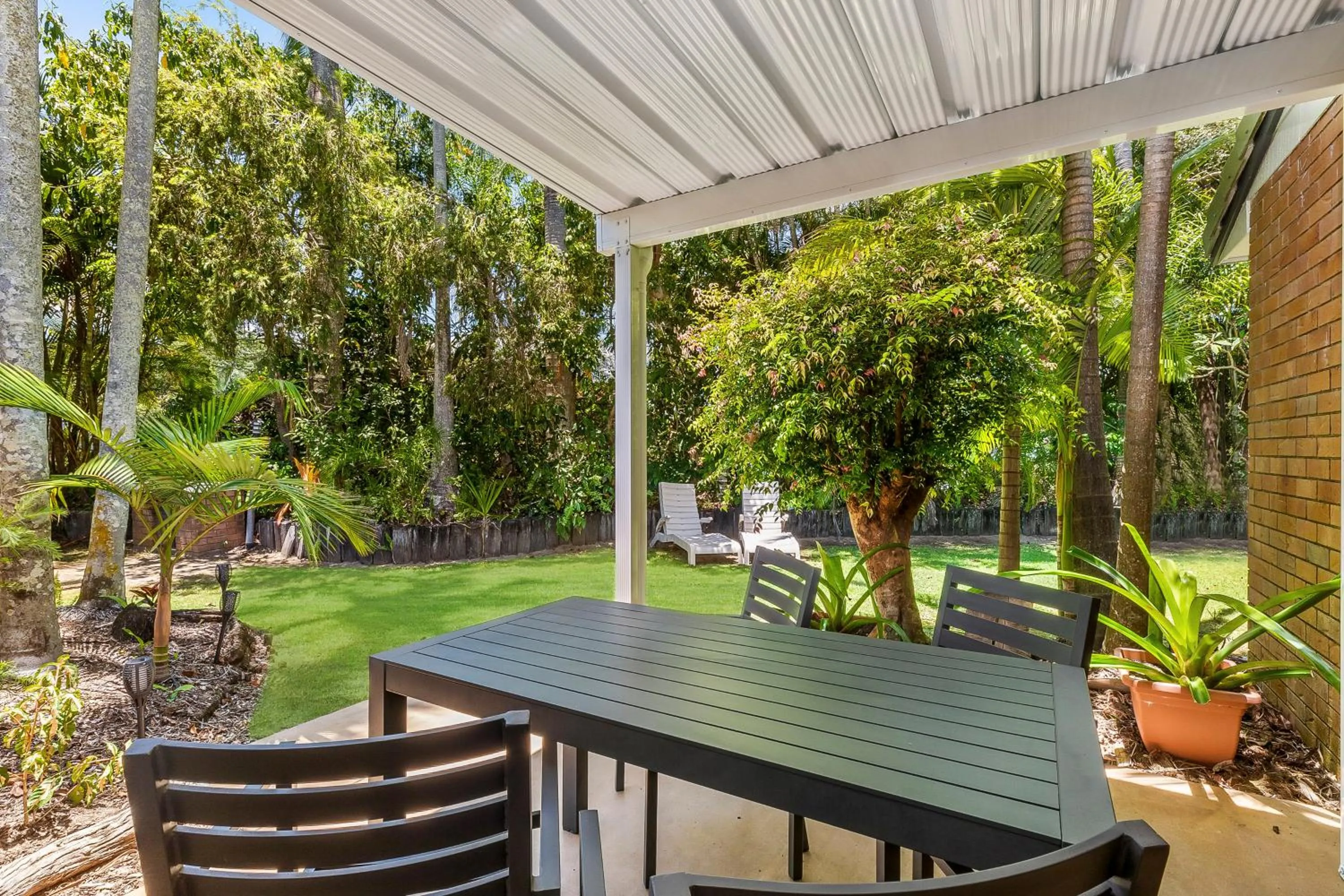 Patio in Comfort Resort Blue Pacific