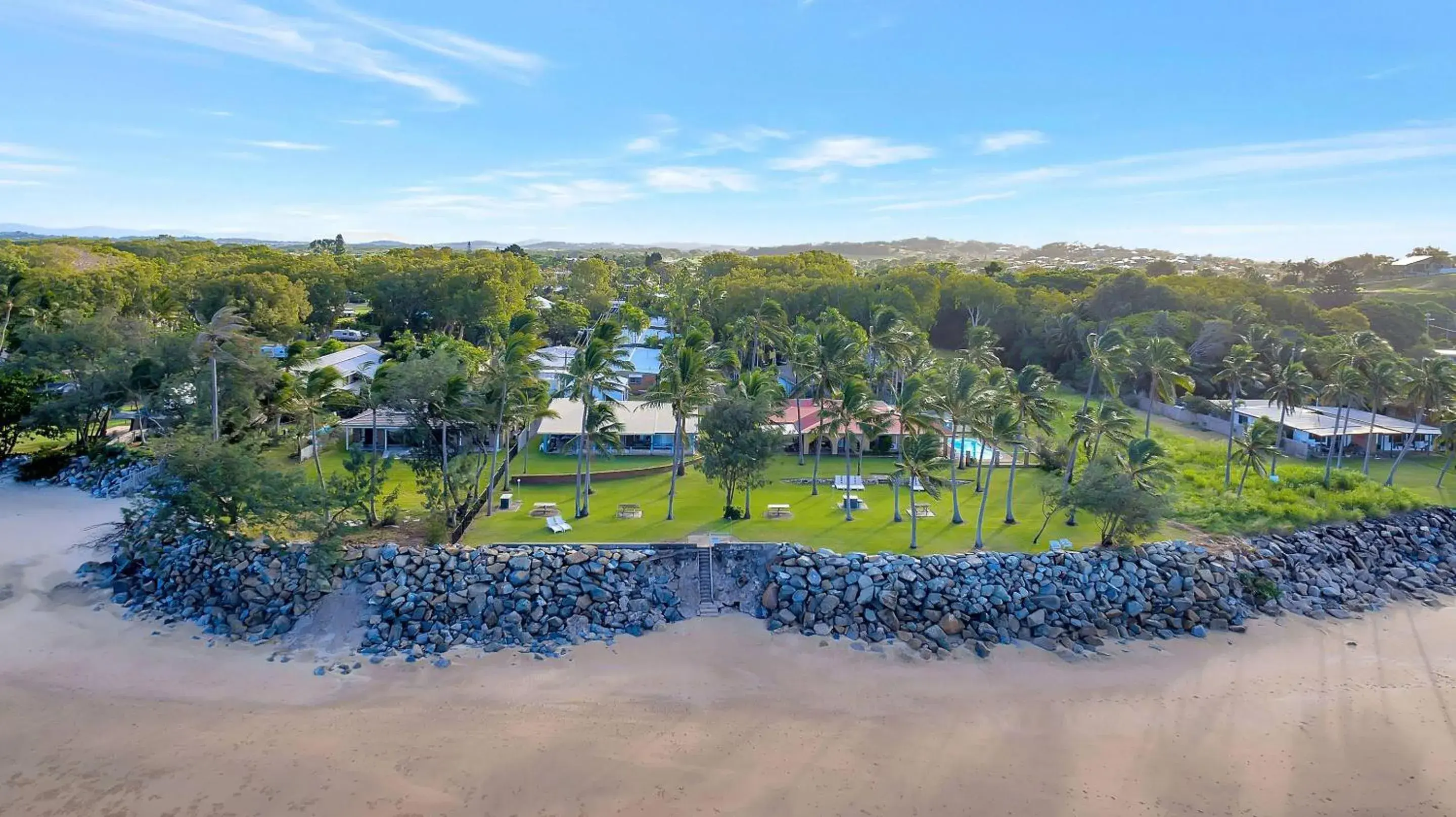 Property building in Comfort Resort Blue Pacific Property building in Comfort Resort Blue Pacific