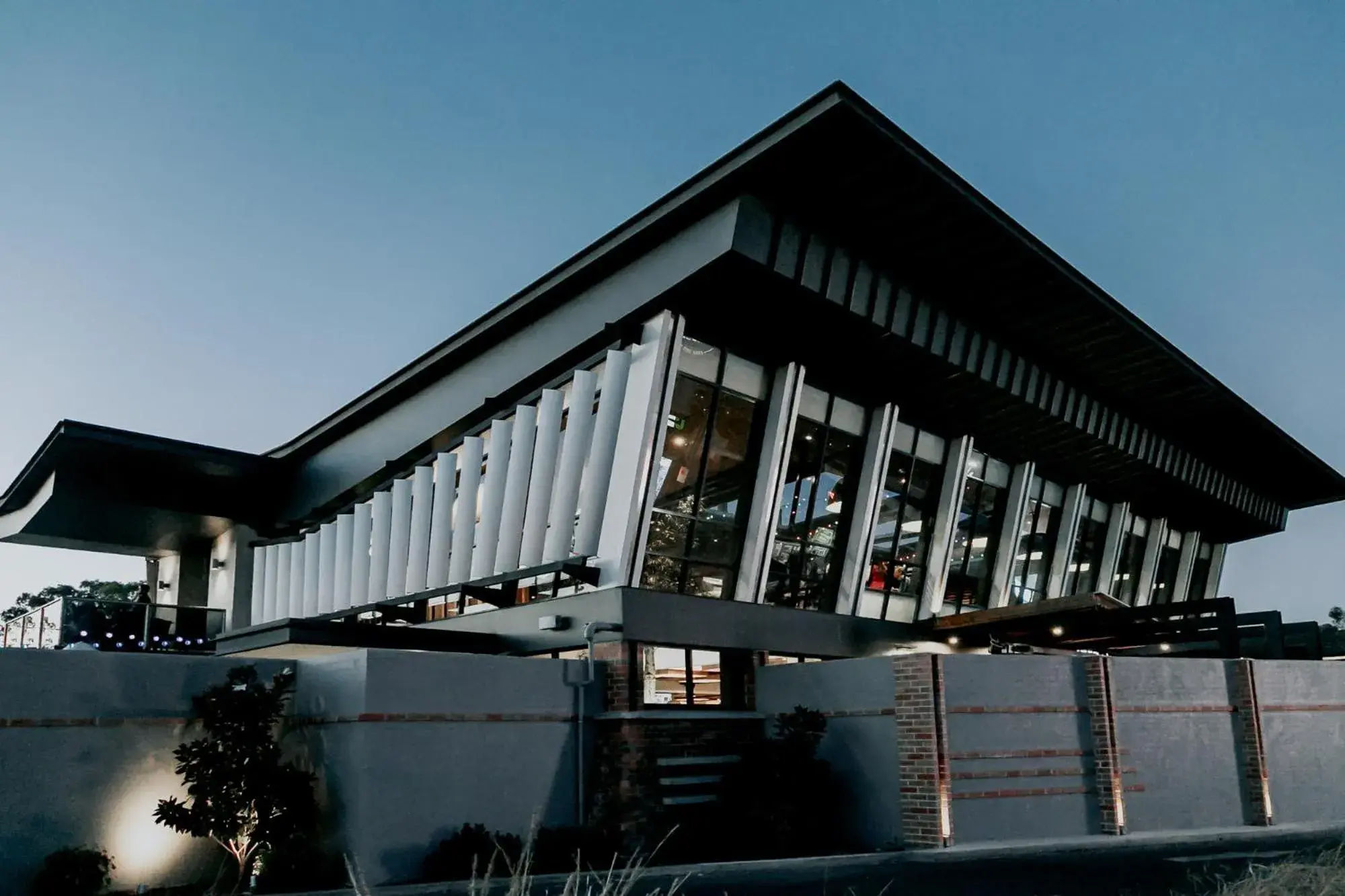 Property building in Highlander Hotel Bar Kitchen Rooftop Property building in Highlander Hotel Bar Kitchen Rooftop