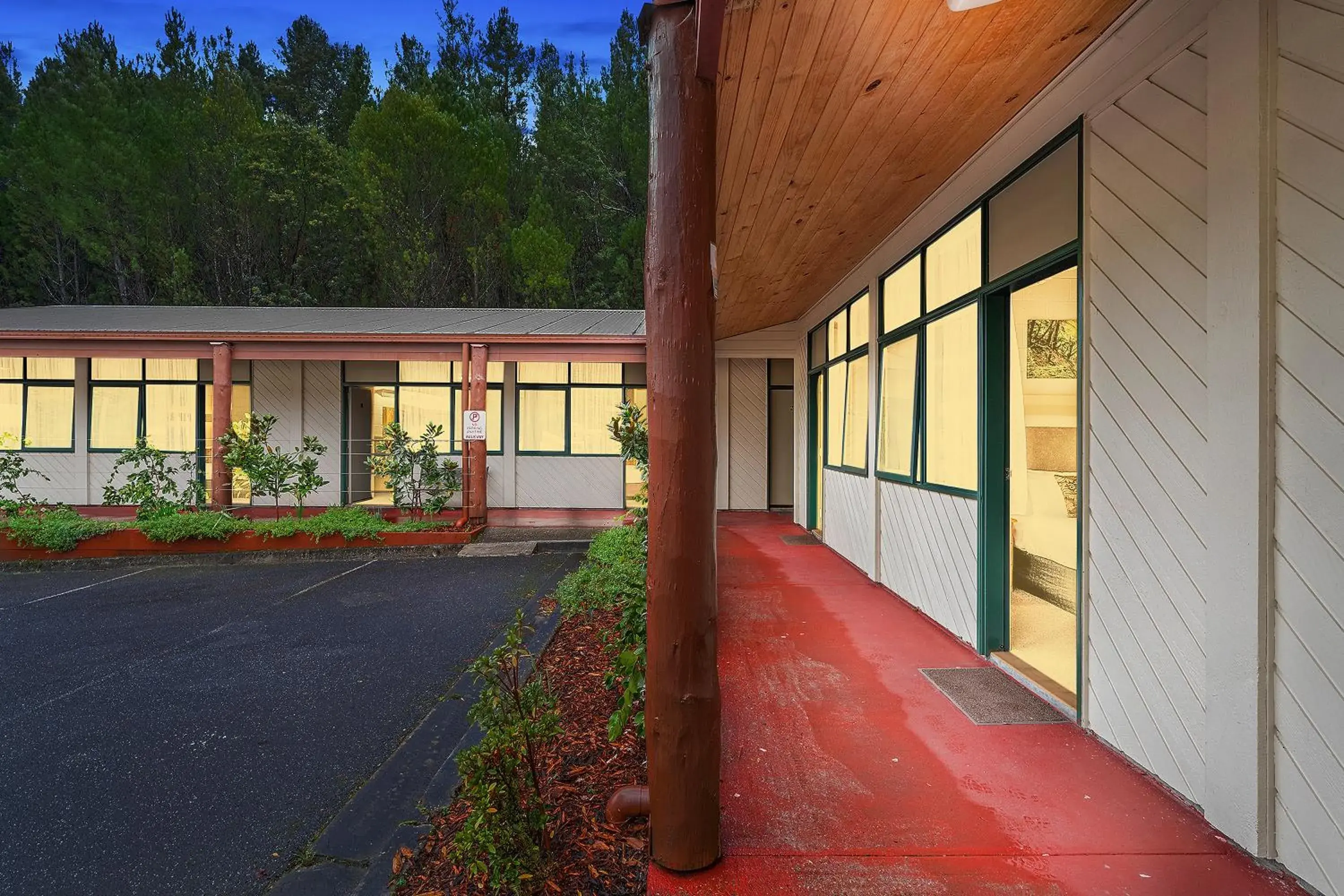 Facade/entrance in Gold Rush Inn Facade/entrance in Gold Rush Inn