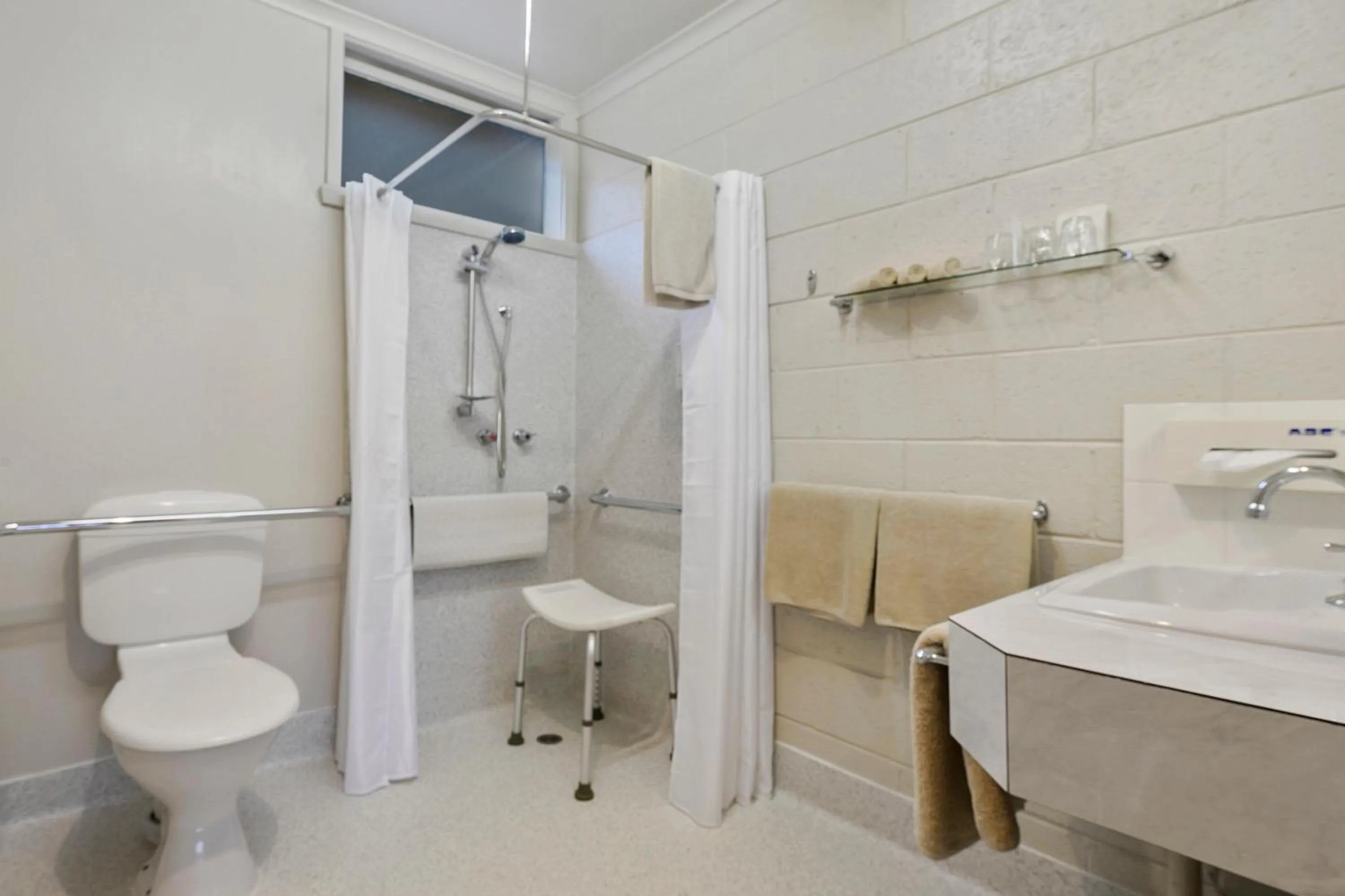 Bathroom in Gold Rush Inn