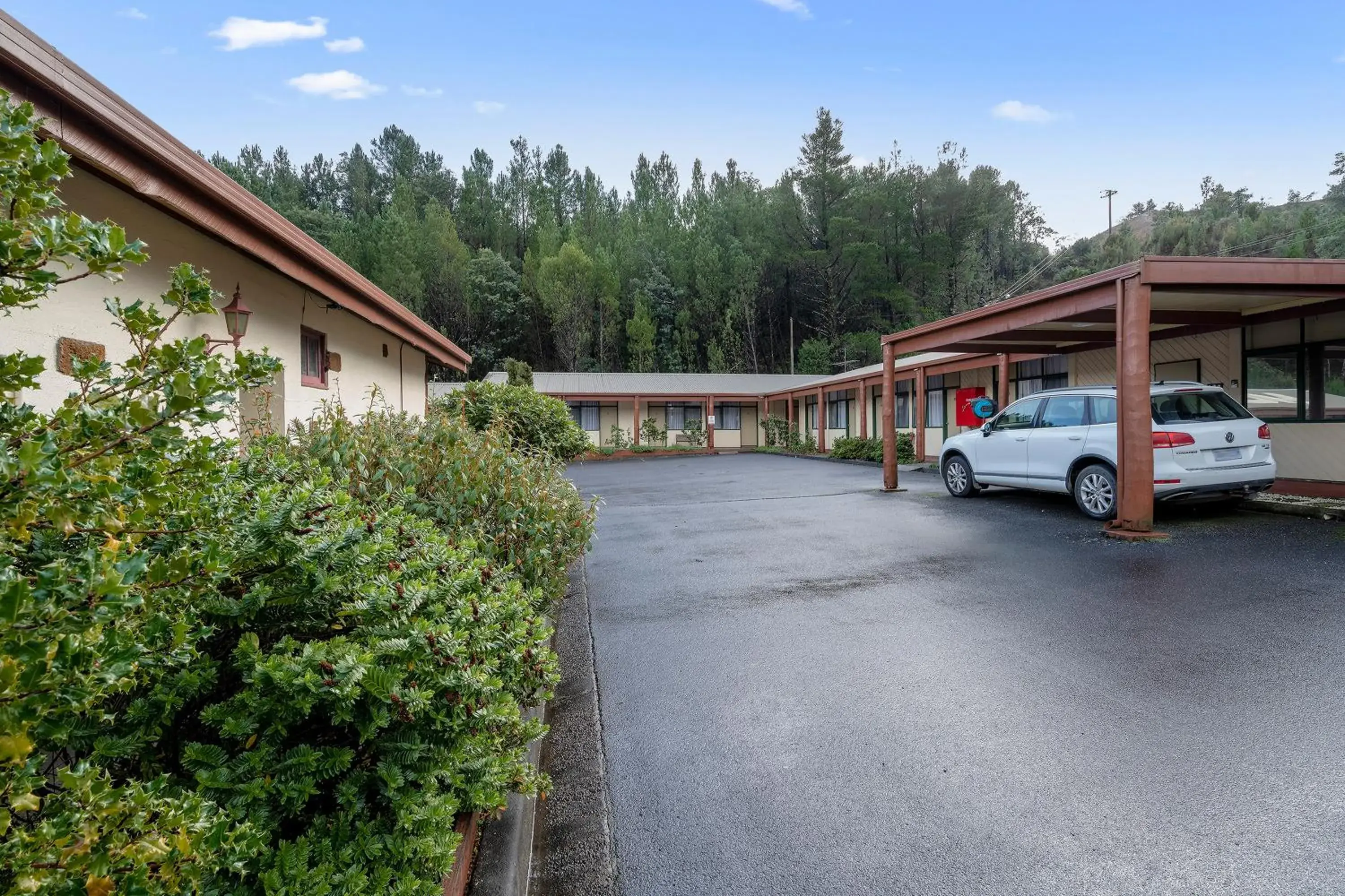 Property building in Gold Rush Inn Property building in Gold Rush Inn