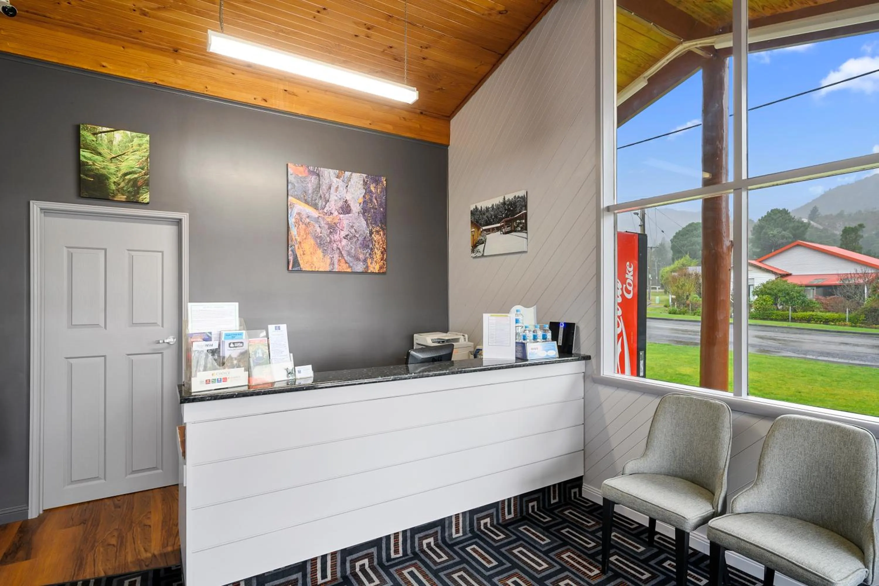 Facade/entrance in Gold Rush Inn