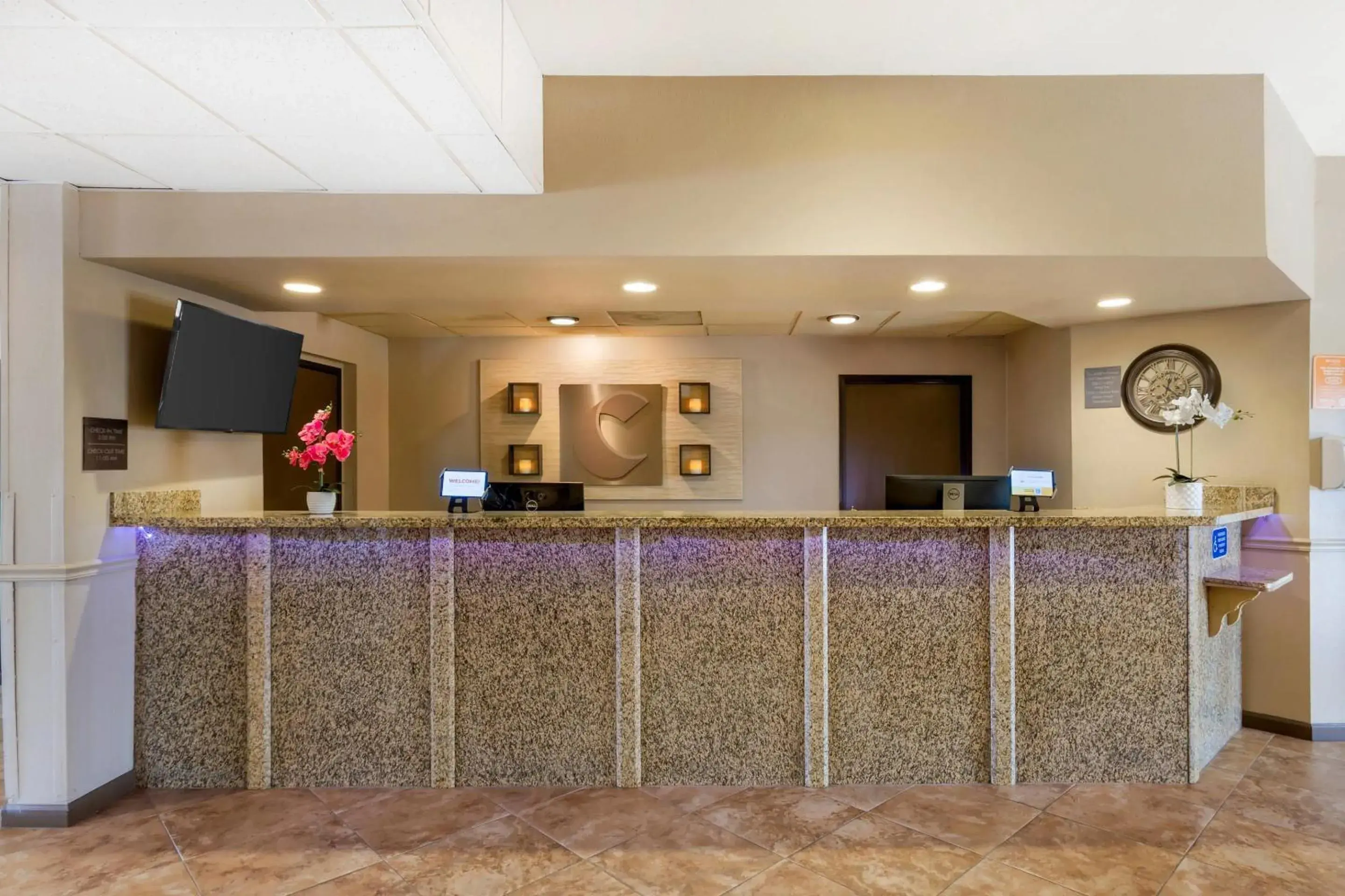 Lobby or reception in Comfort Inn Phoenix Central City Lobby or reception in Comfort Inn Phoenix Central City