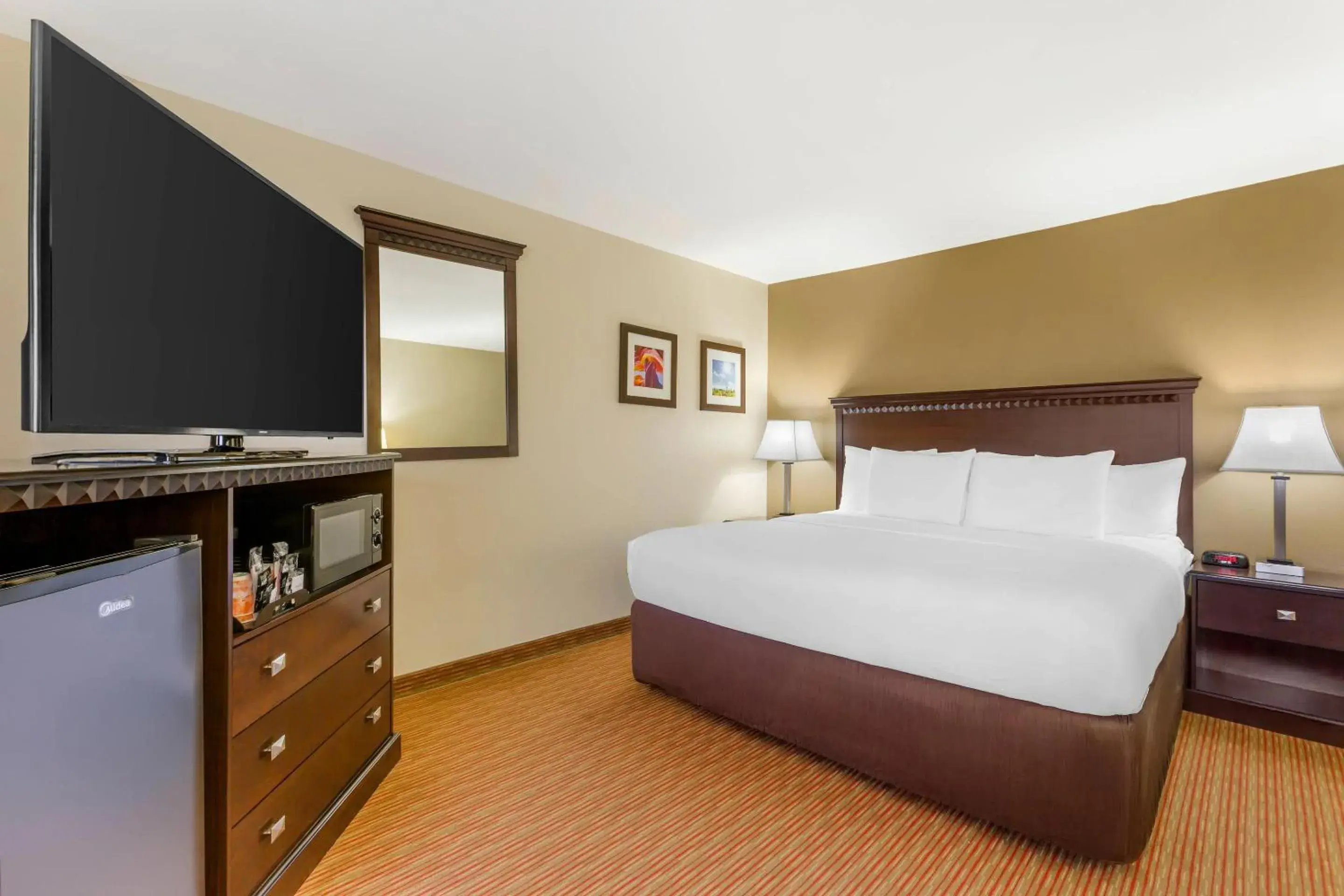 Bedroom, Bed in Comfort Inn Phoenix Central City Bedroom, Bed in Comfort Inn Phoenix Central City