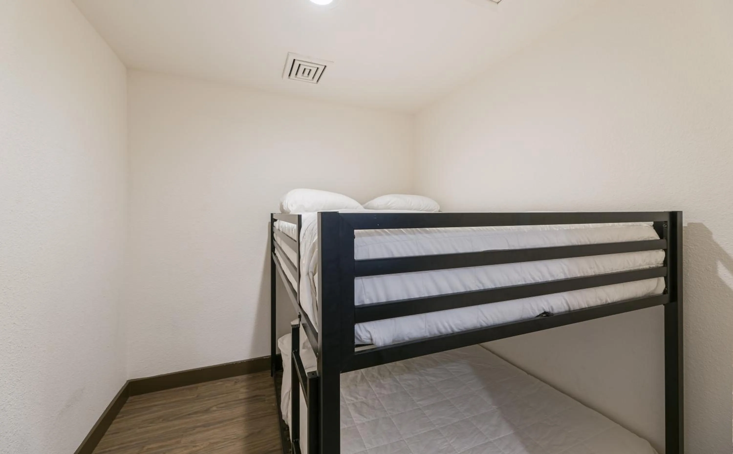 bunk bed, Bed in Lux Verde Hotel