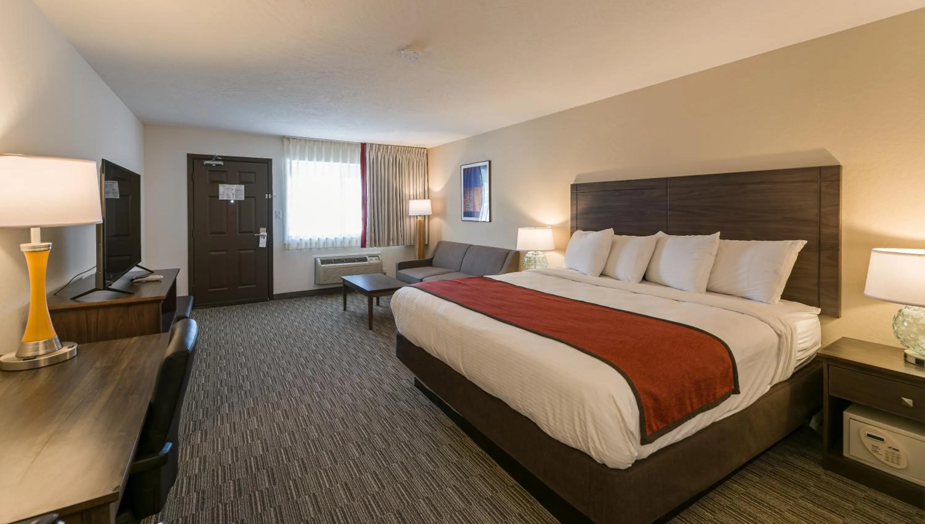 Photo of the whole room, Bed in Lux Verde Hotel