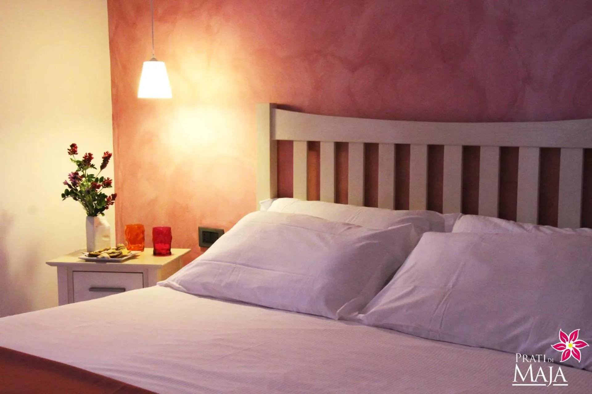 Bed in Prati di Maja B&B