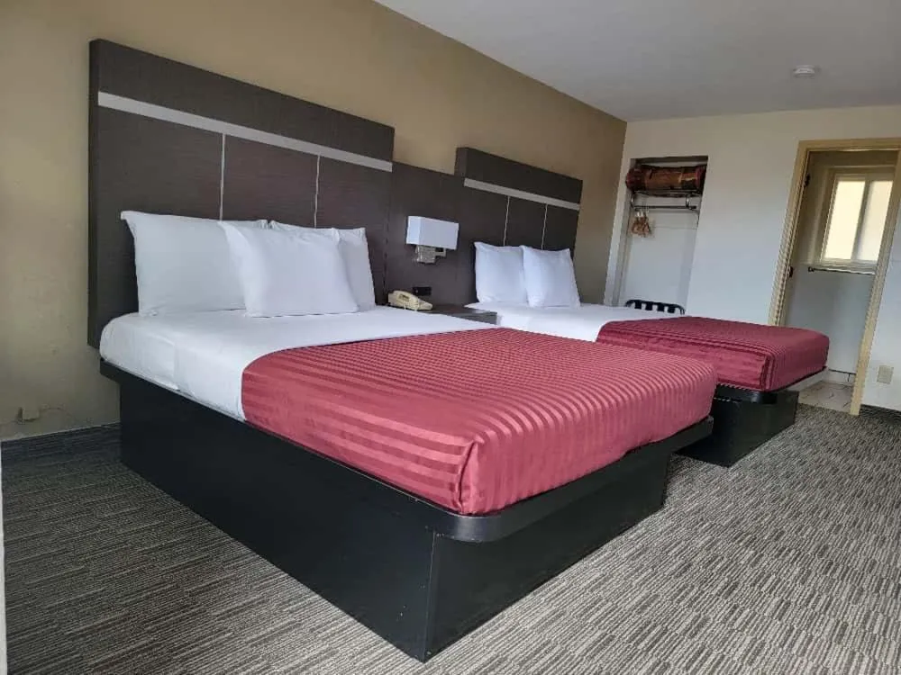 Bed in Americas Best Value Inn-Williams/Grand Canyon